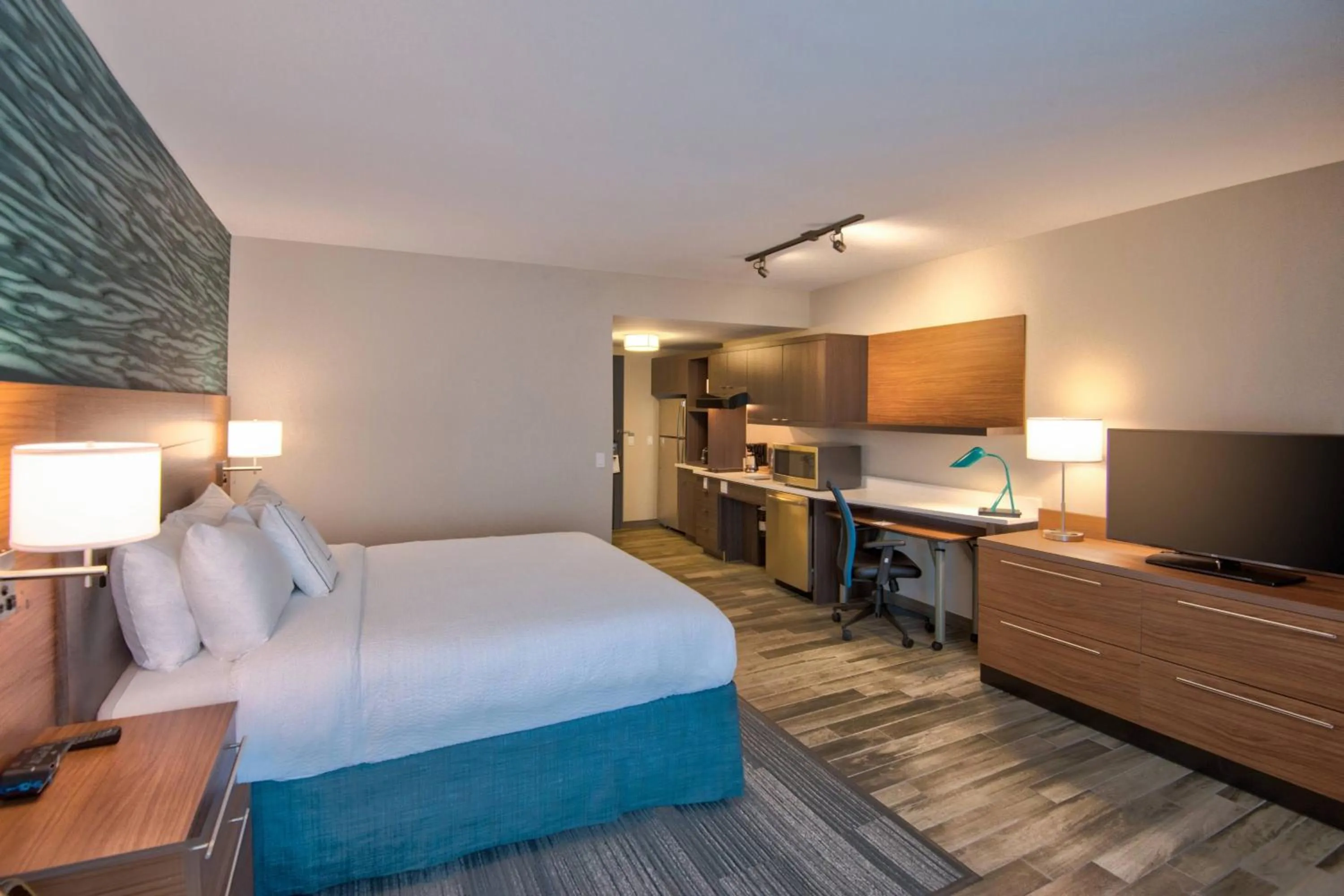 Photo of the whole room, Bed in TownePlace Suites by Marriott Miami Airport