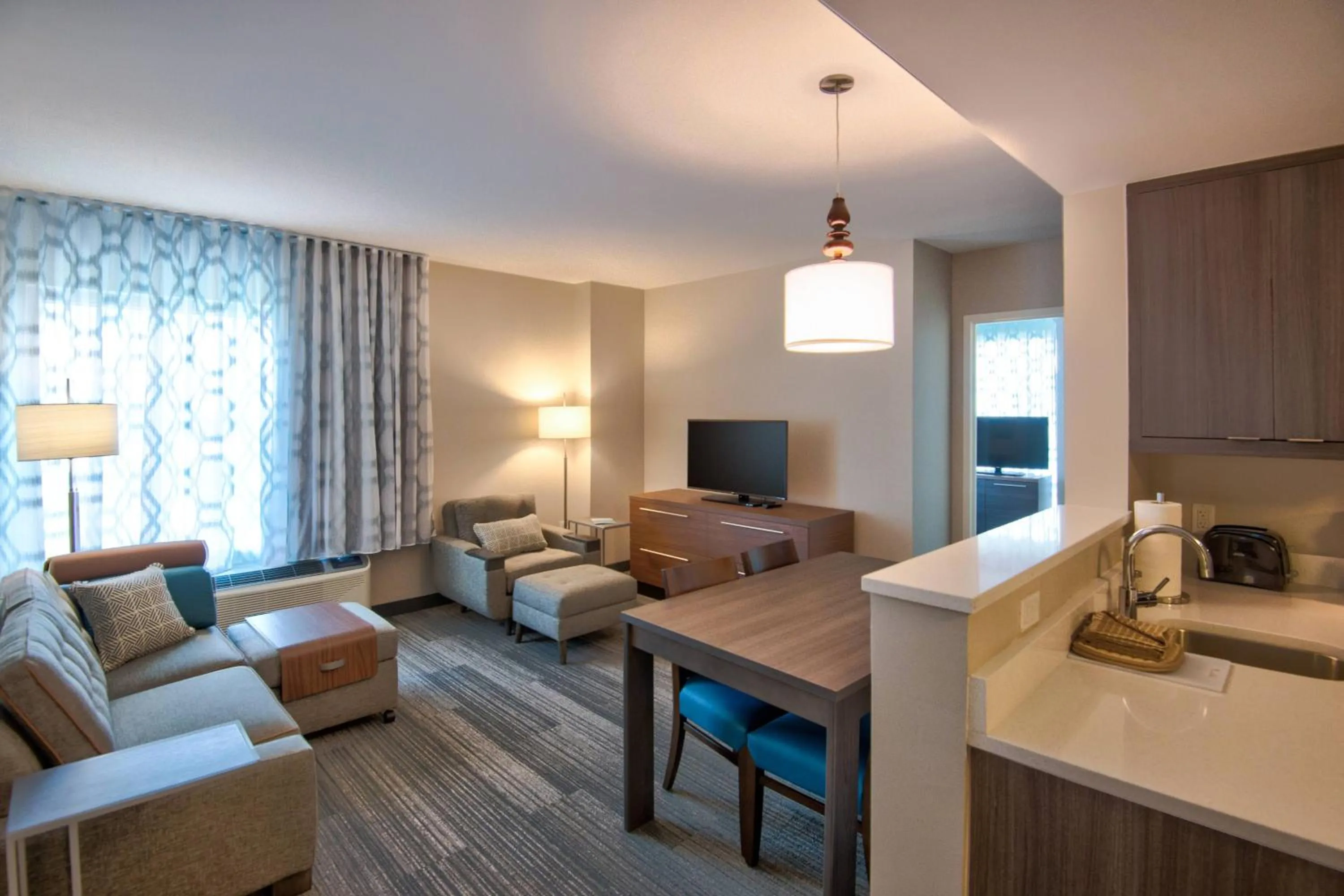 Living room in TownePlace Suites by Marriott Miami Airport