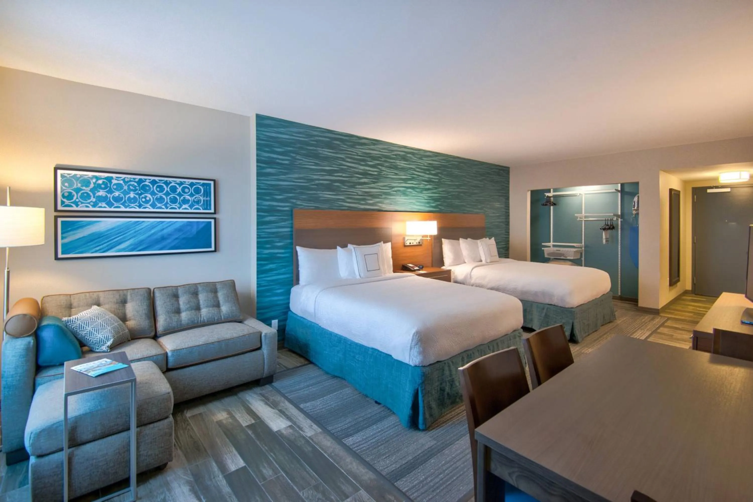Photo of the whole room, Bed in TownePlace Suites by Marriott Miami Airport