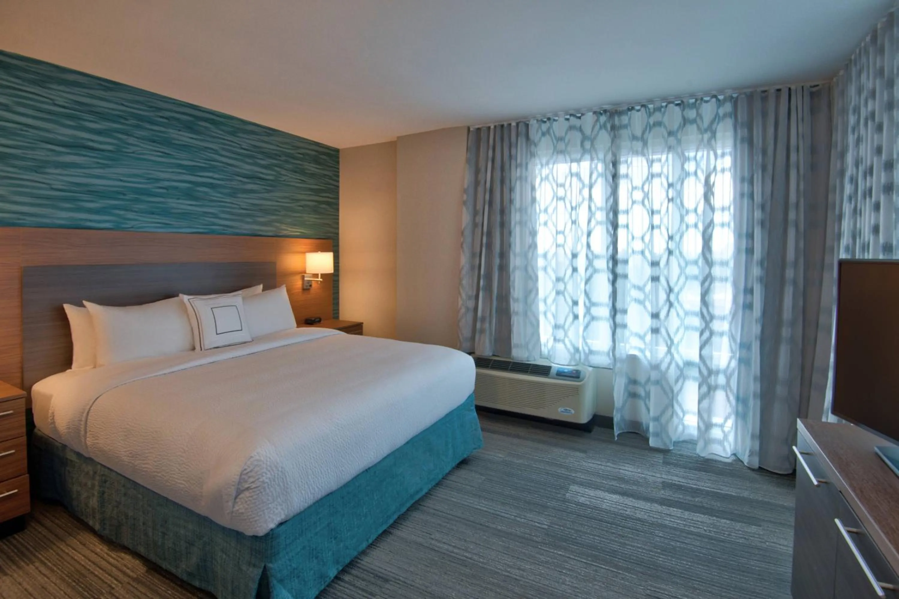 Bedroom, Bed in TownePlace Suites by Marriott Miami Airport
