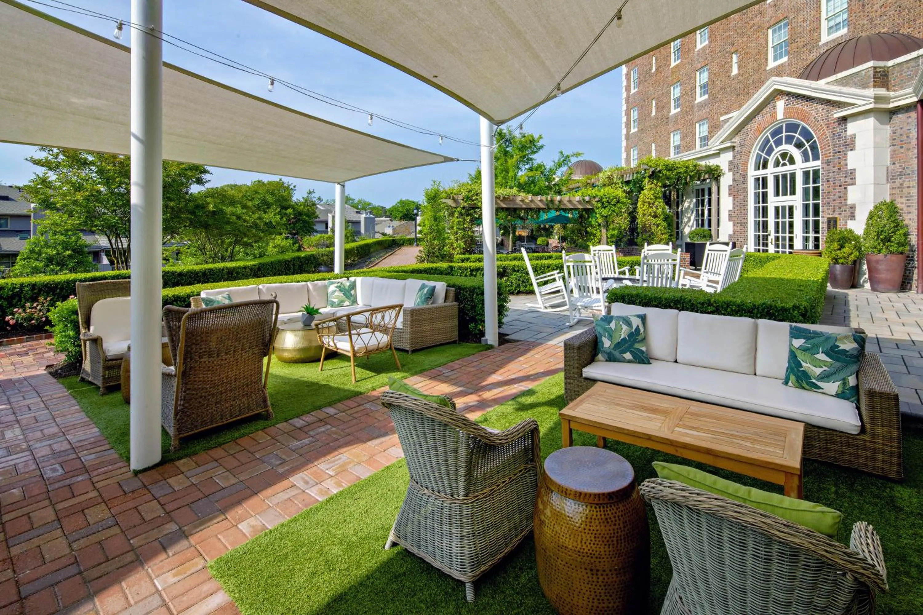 Patio in The Cavalier Virginia Beach, Autograph Collection