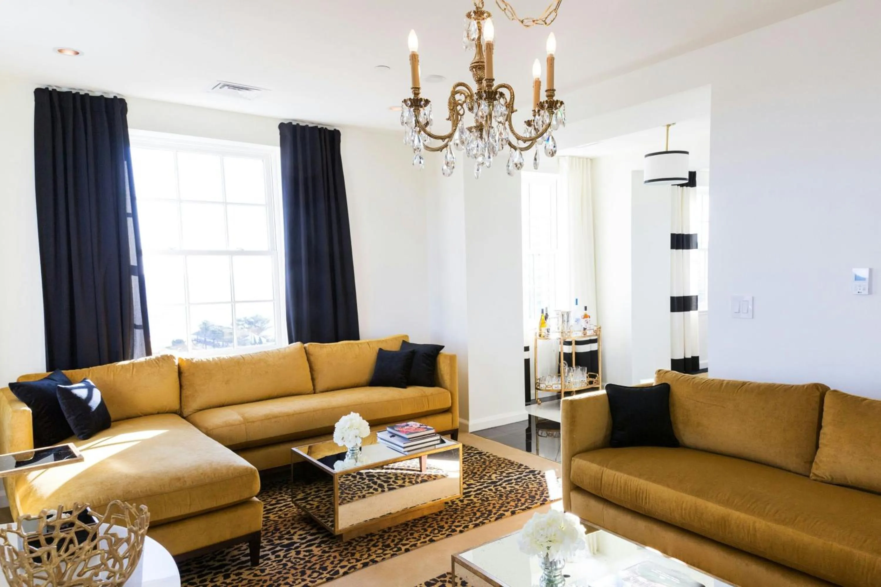 Living room in The Cavalier Virginia Beach, Autograph Collection