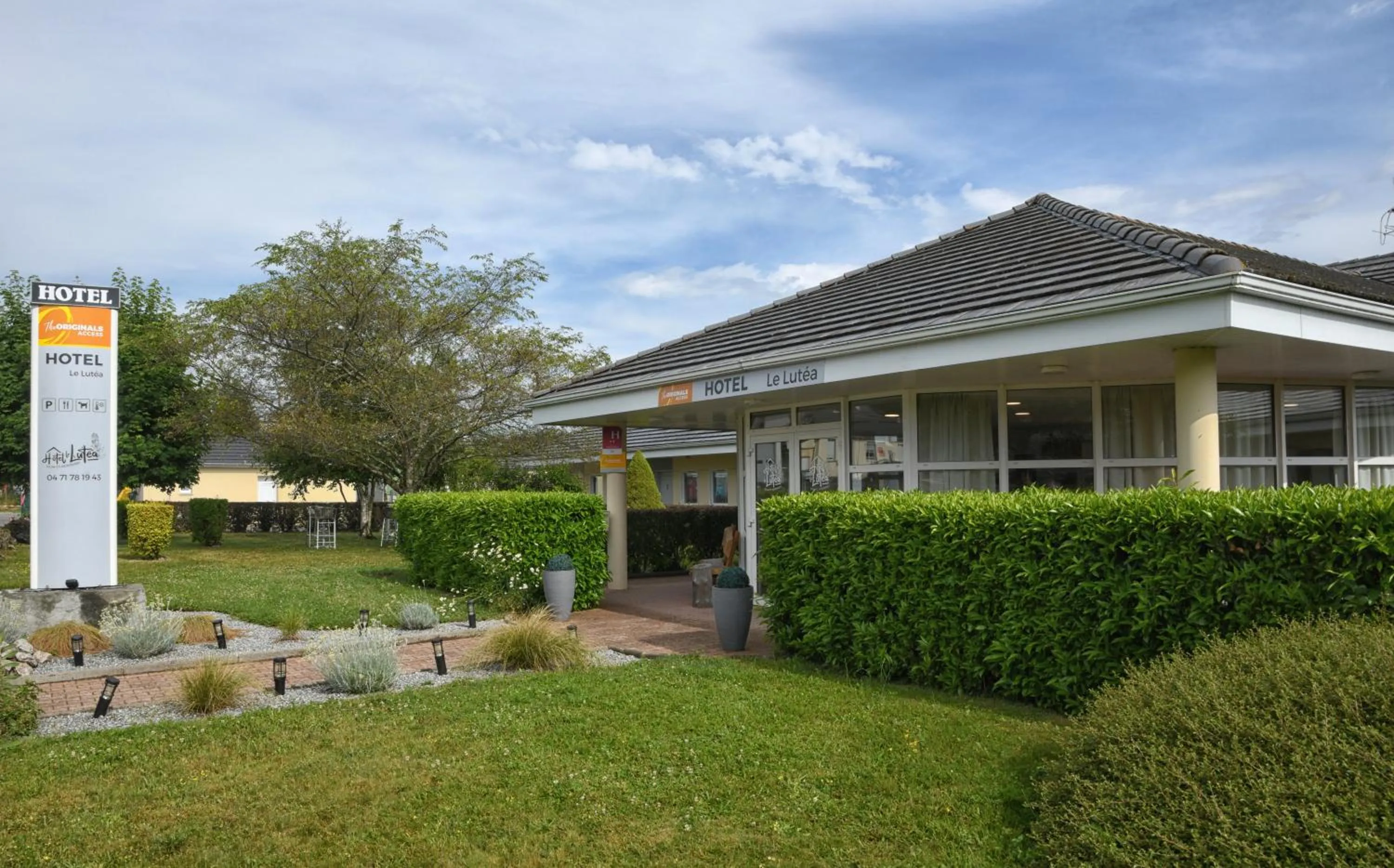 Garden in The Originals Access, Hôtel Le Lutéa