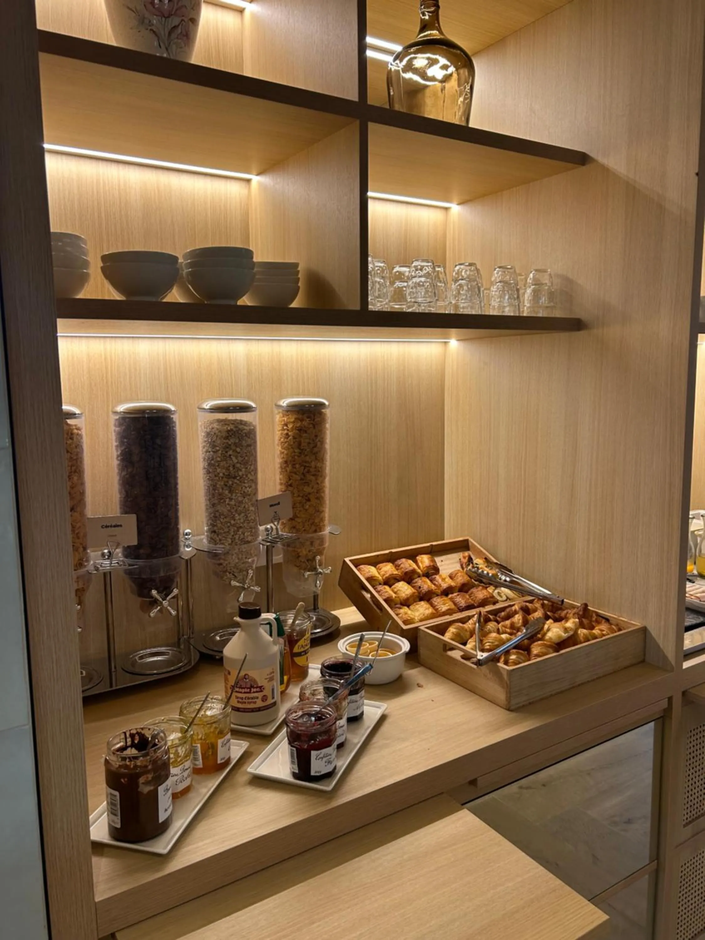 Breakfast in ibis Styles Pontivy centre Bretagne