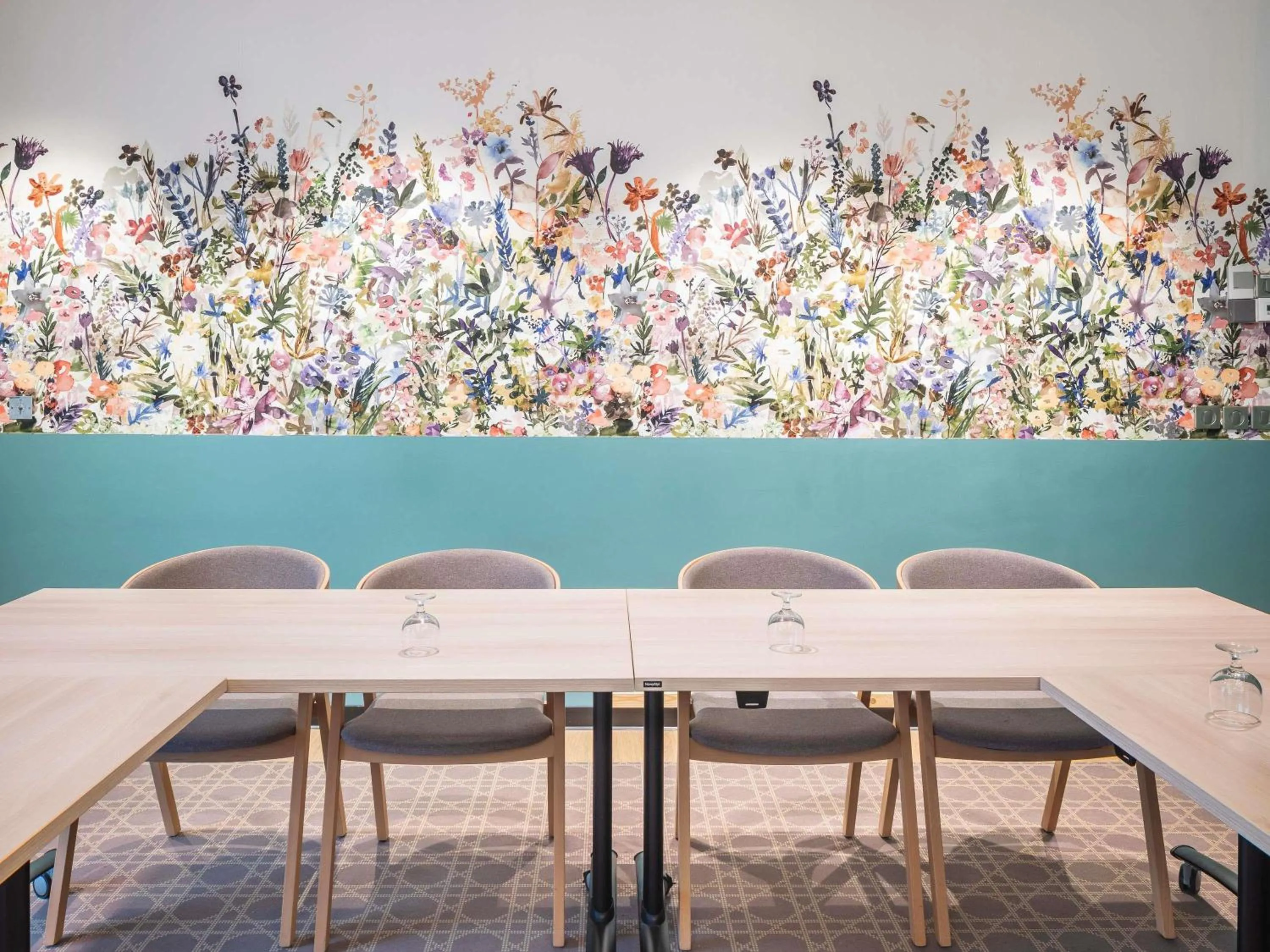 Meeting/conference room in ibis Styles Pontivy centre Bretagne