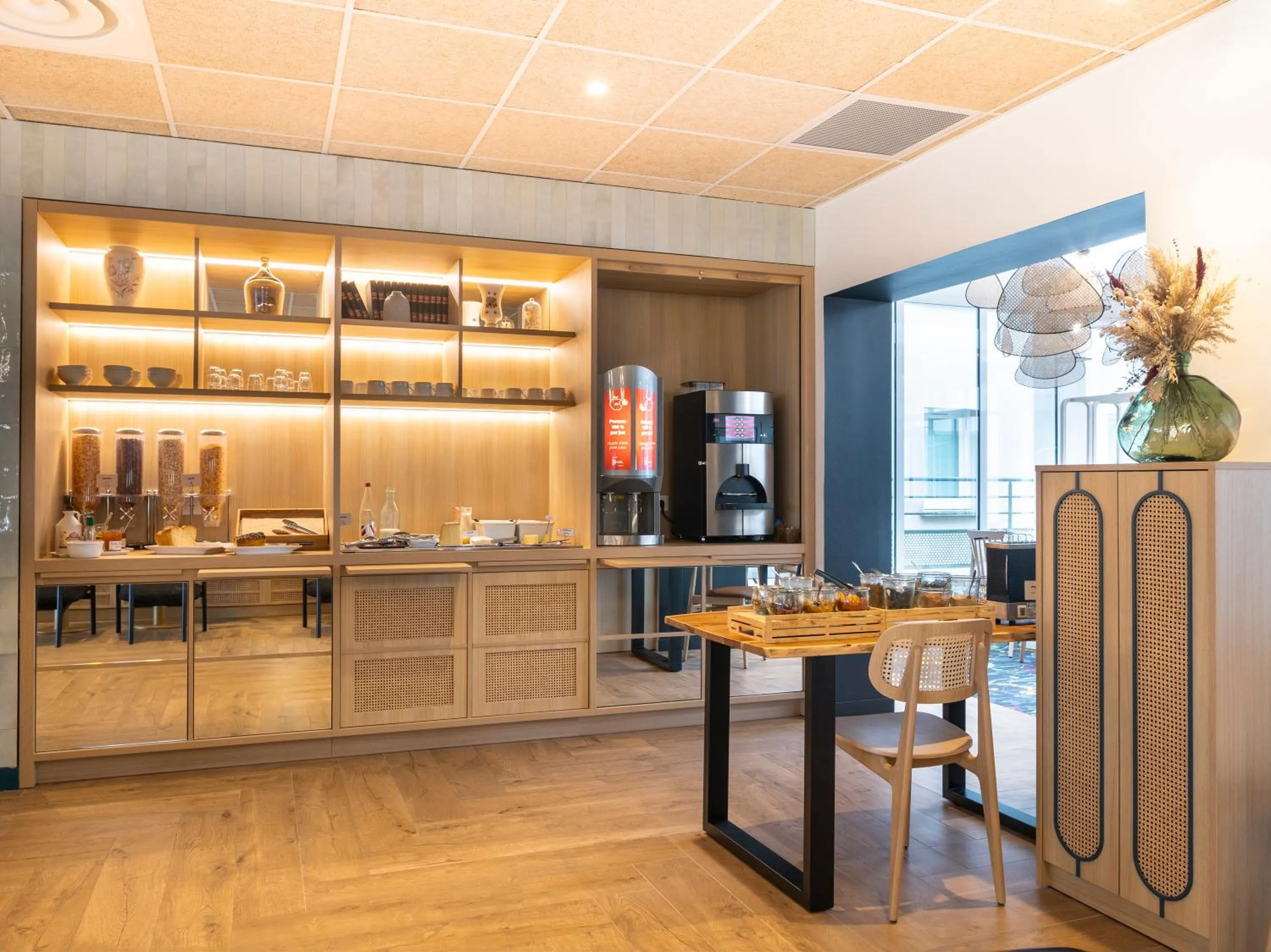 Breakfast in ibis Styles Pontivy centre Bretagne