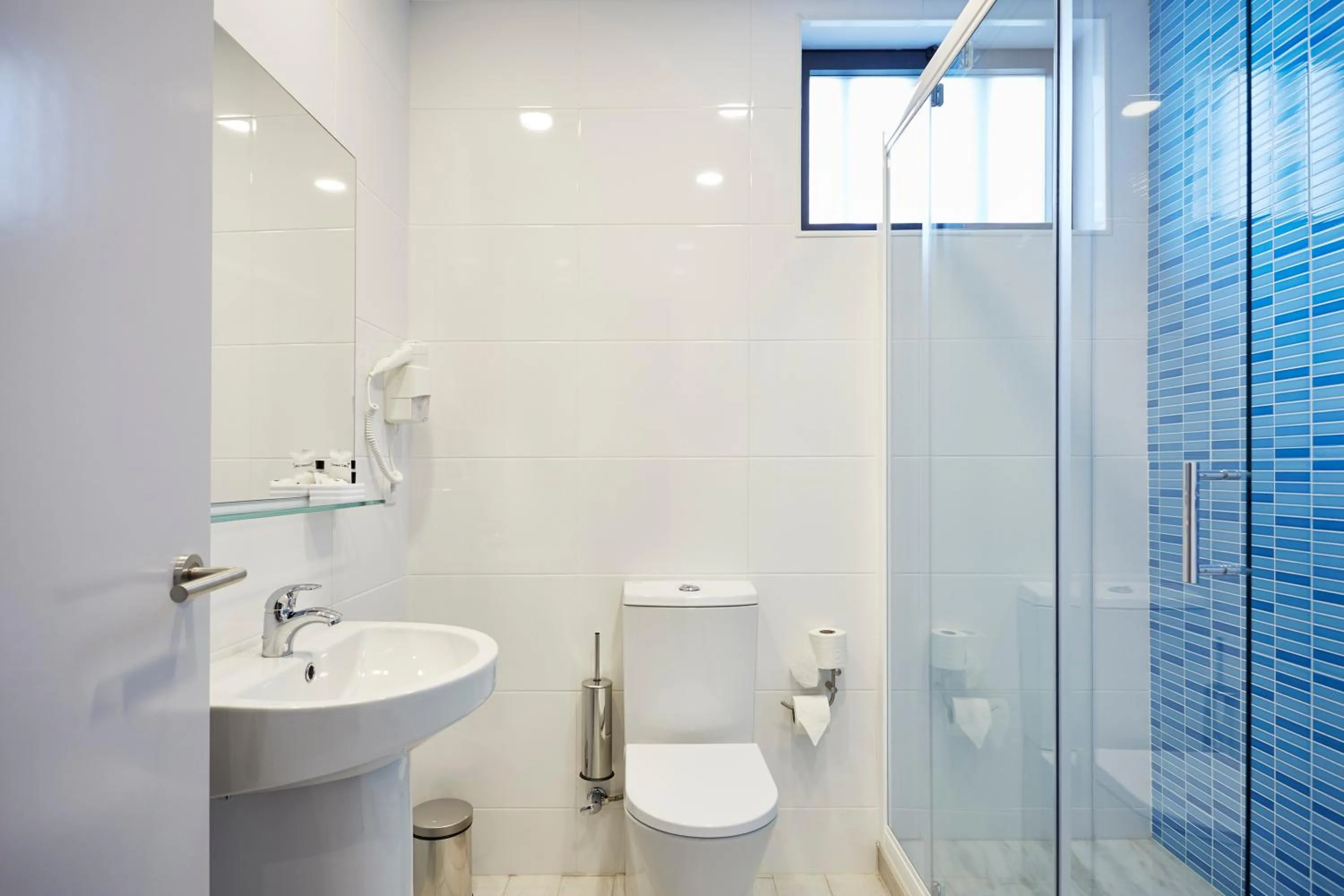 Photo of the whole room in Suites & Hostel Cidade Aveiro