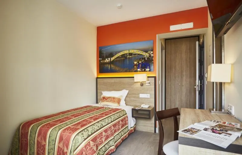 Bed in Suites & Hostel Cidade Aveiro