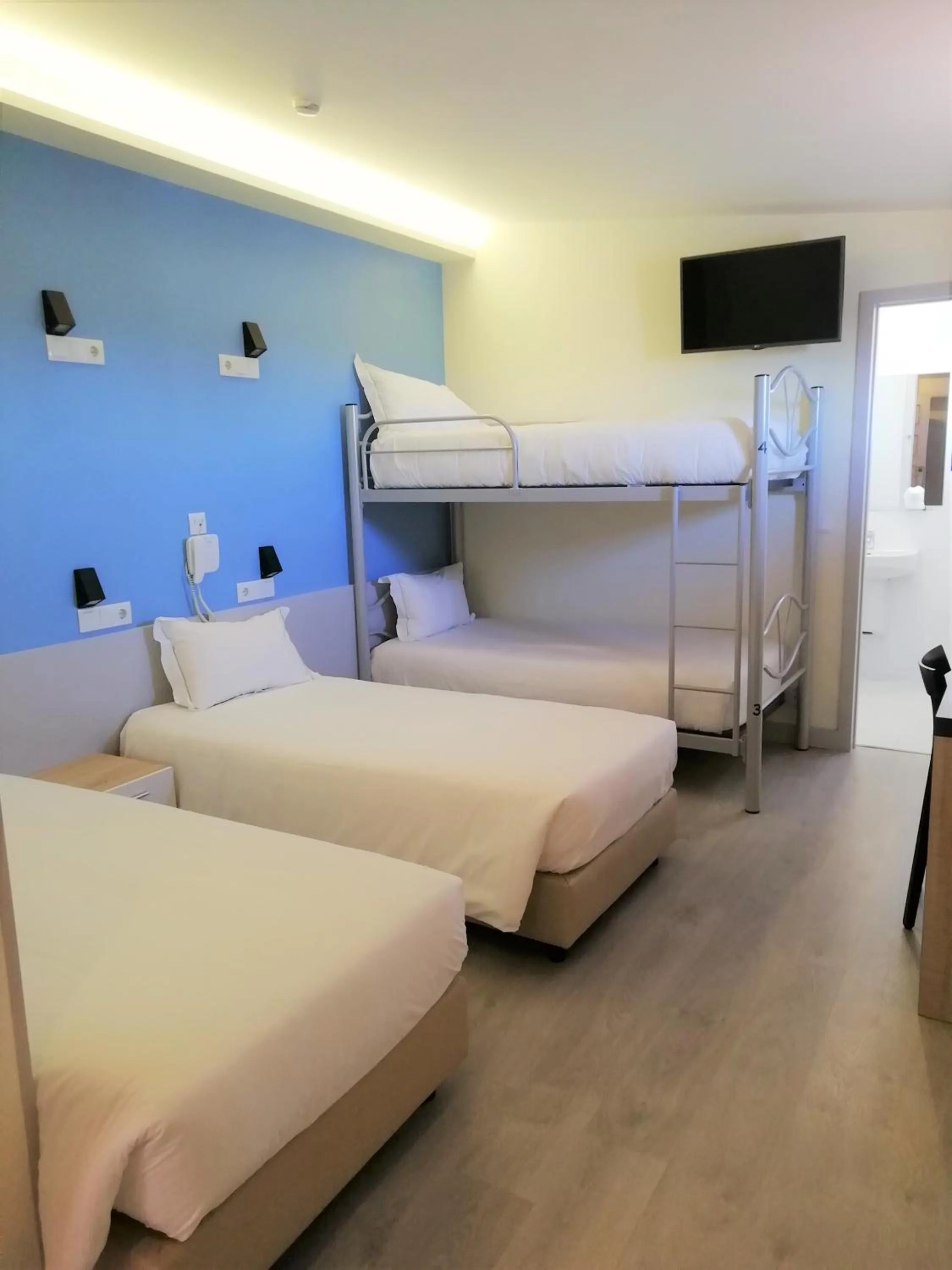 Bed in Suites & Hostel Cidade Aveiro