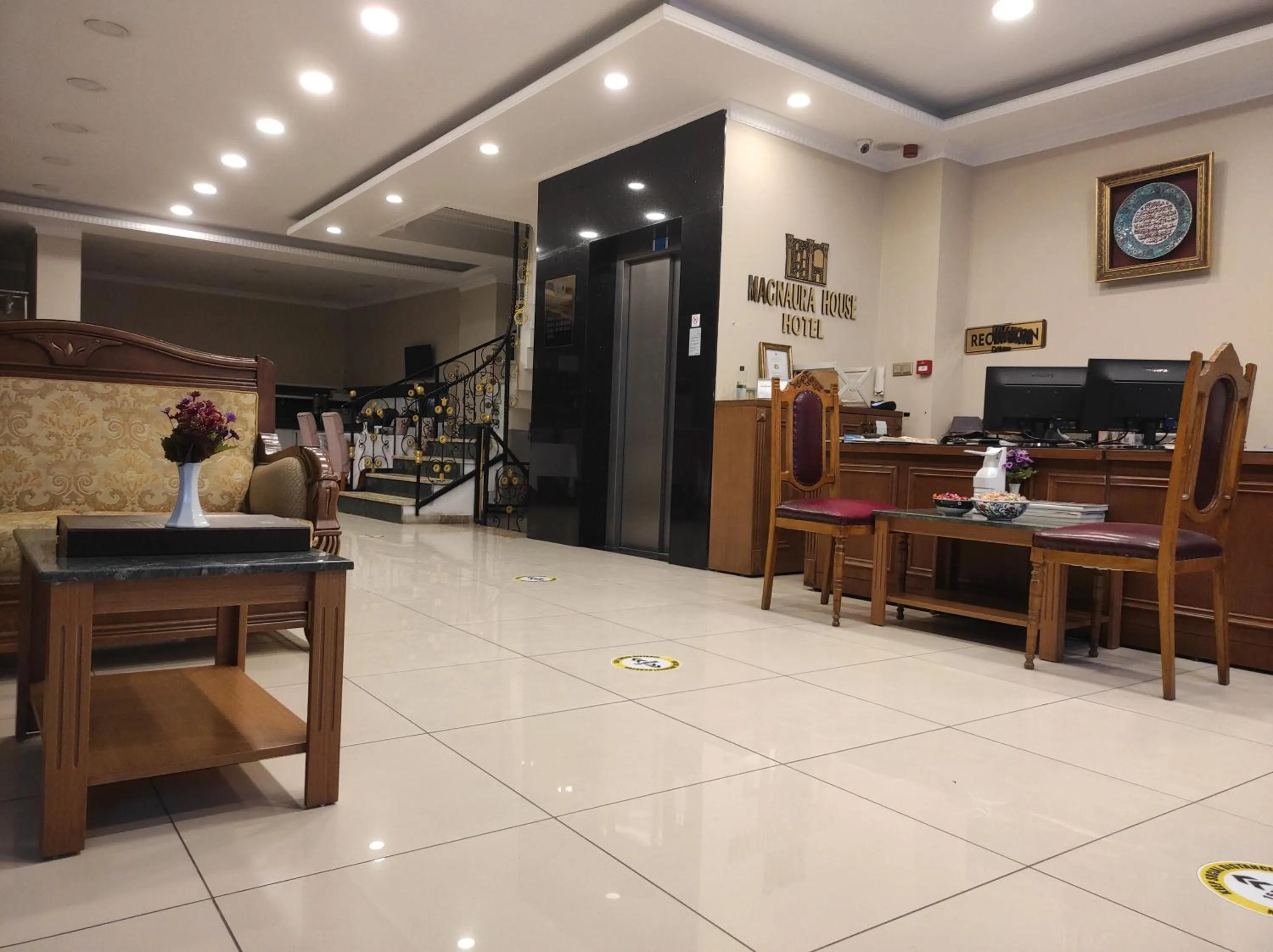 Lobby or reception in Magnaura House Hotel