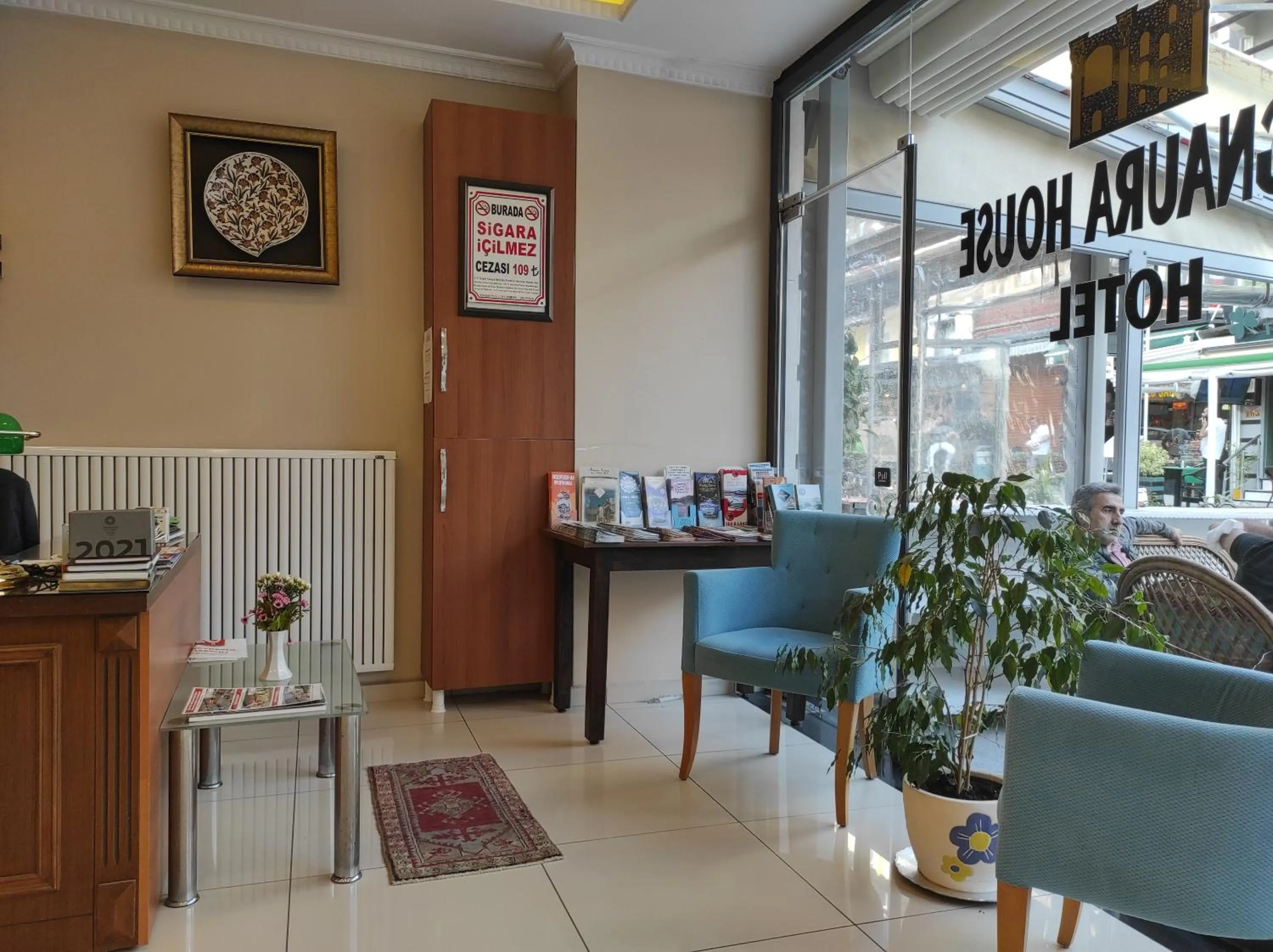 Lobby or reception in Magnaura House Hotel