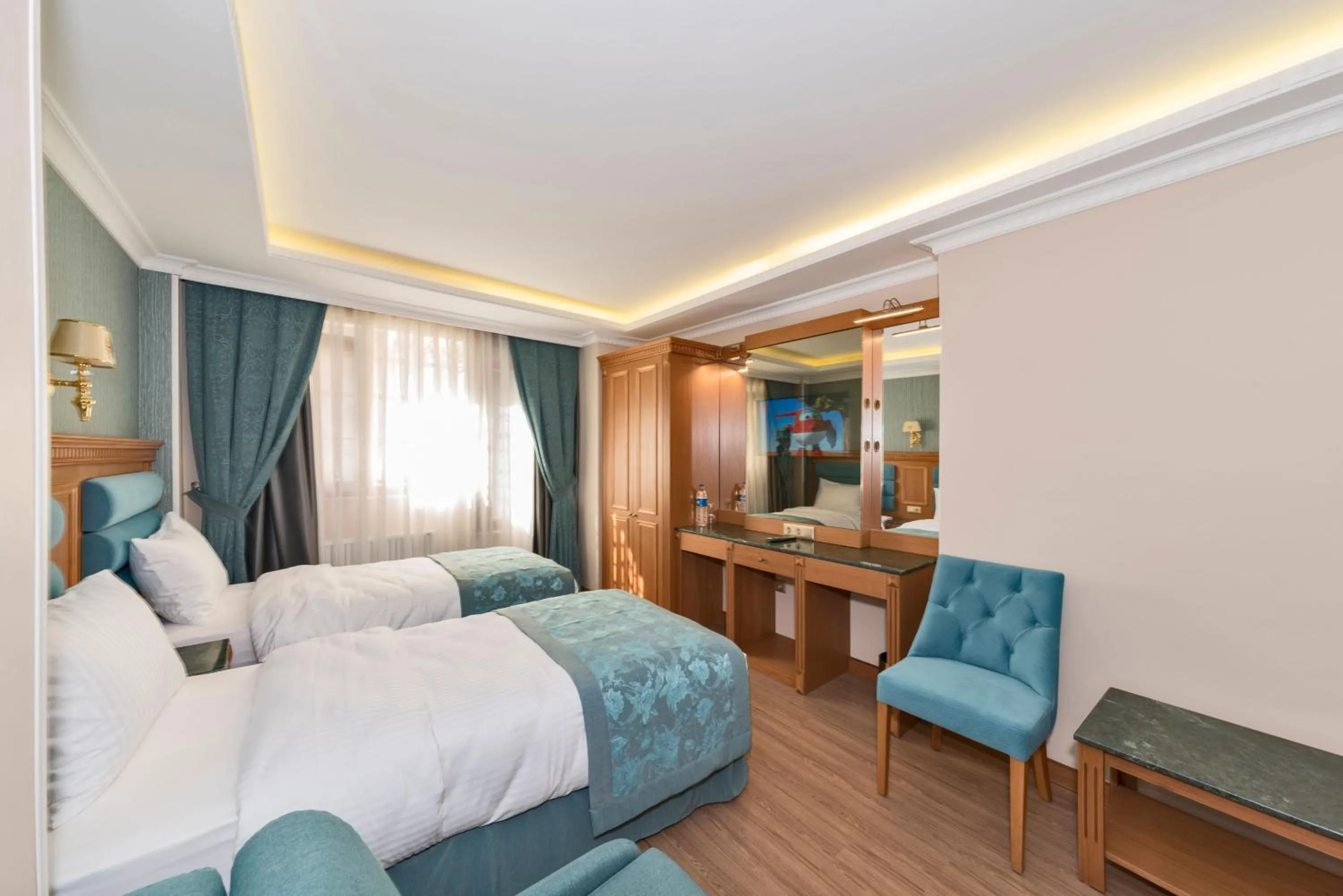 Photo of the whole room, Bed in Magnaura House Hotel