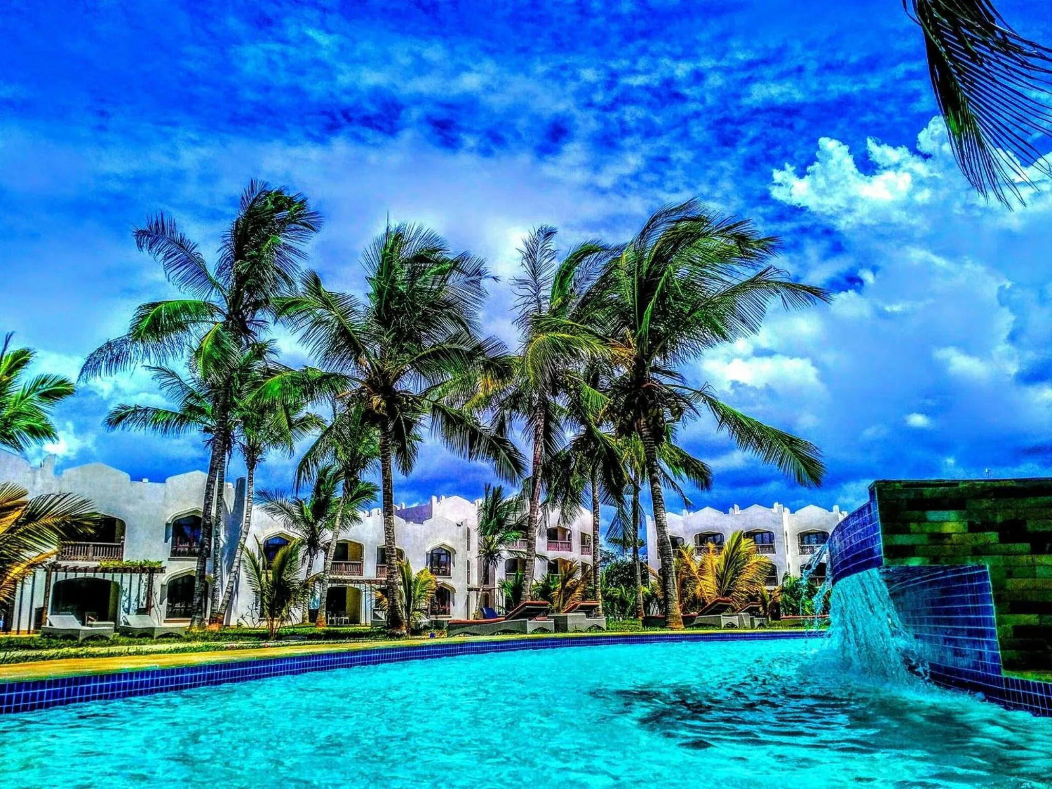 Swimming pool in Silver Palm Spa & Resort
