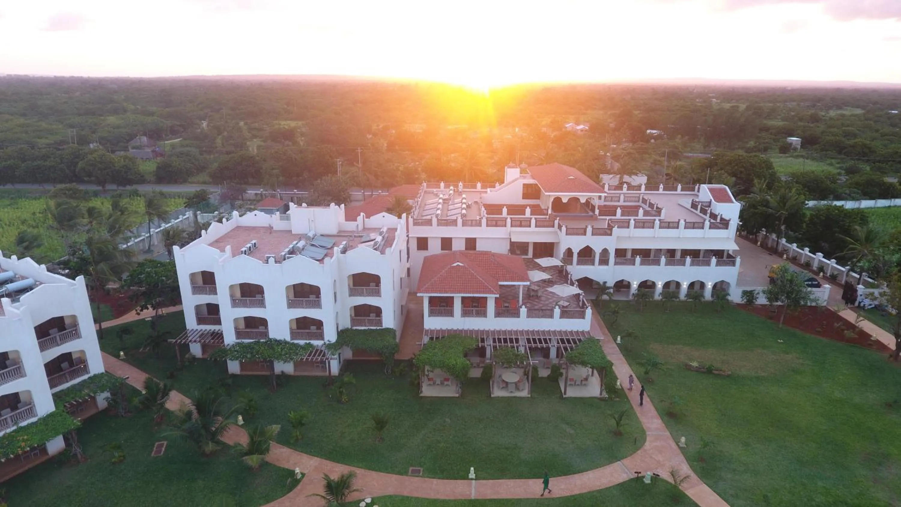 Property building in Silver Palm Spa & Resort