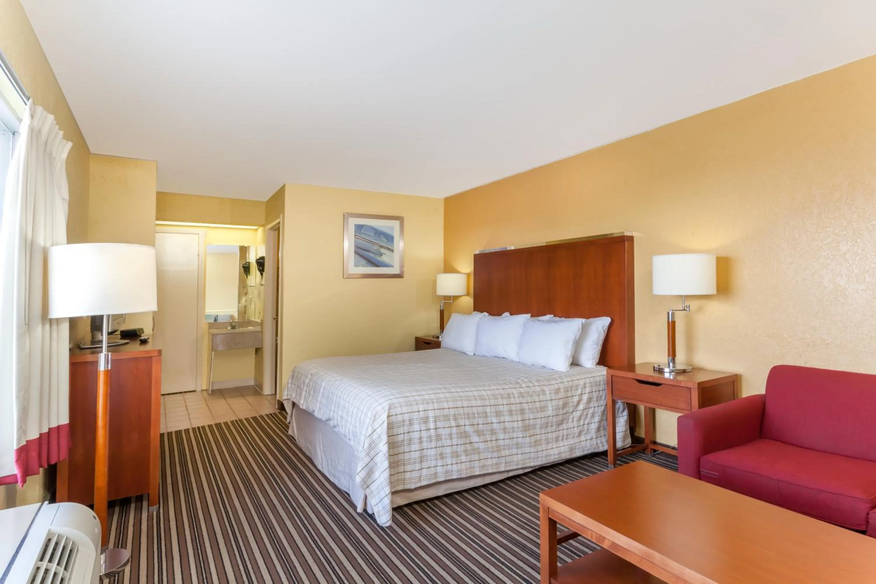 Bedroom, Bed in Lodge at Mill Creek Pigeon Forge