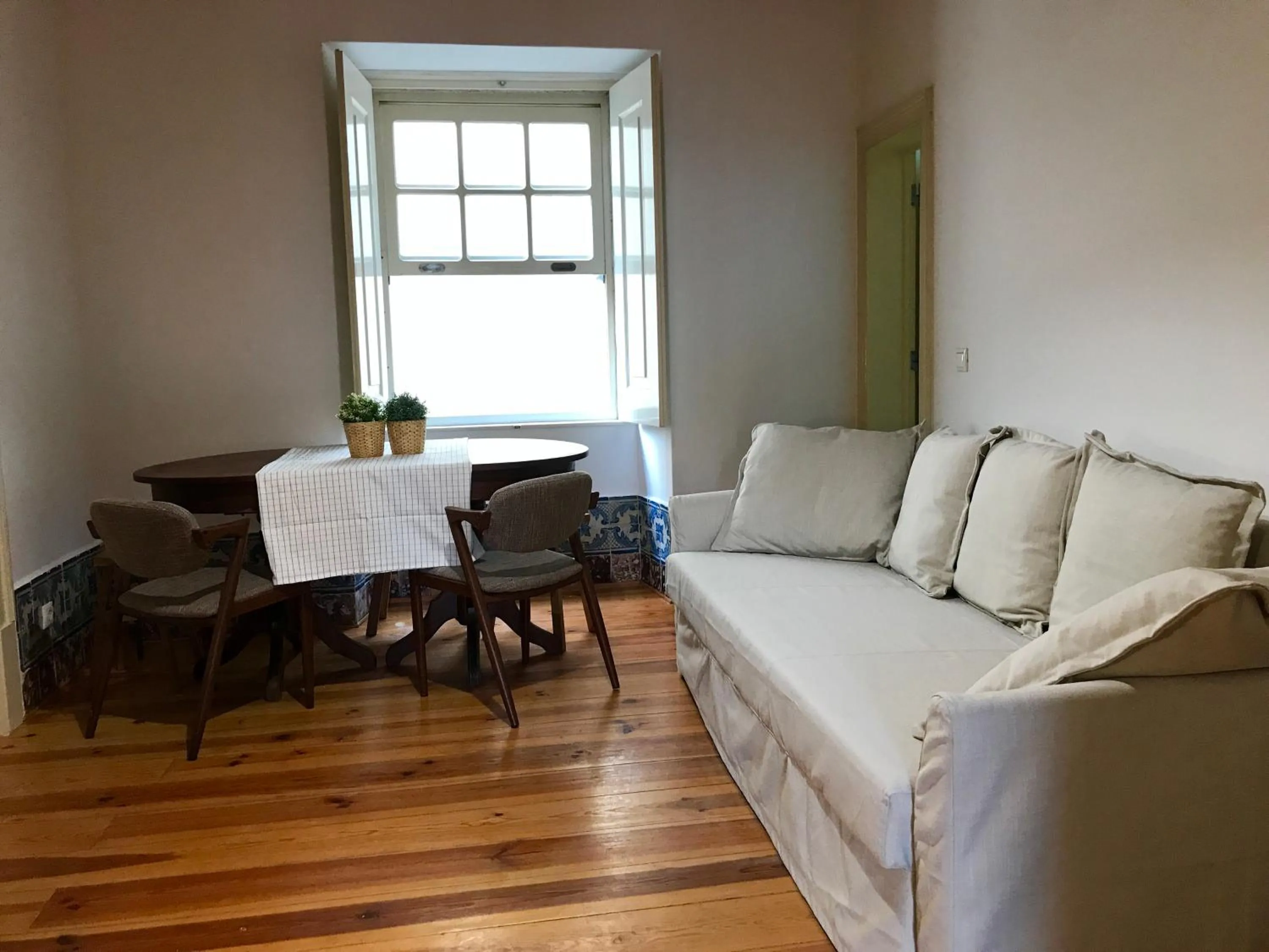 Living room, Bed in Apartments Center Castelo de São Jorge