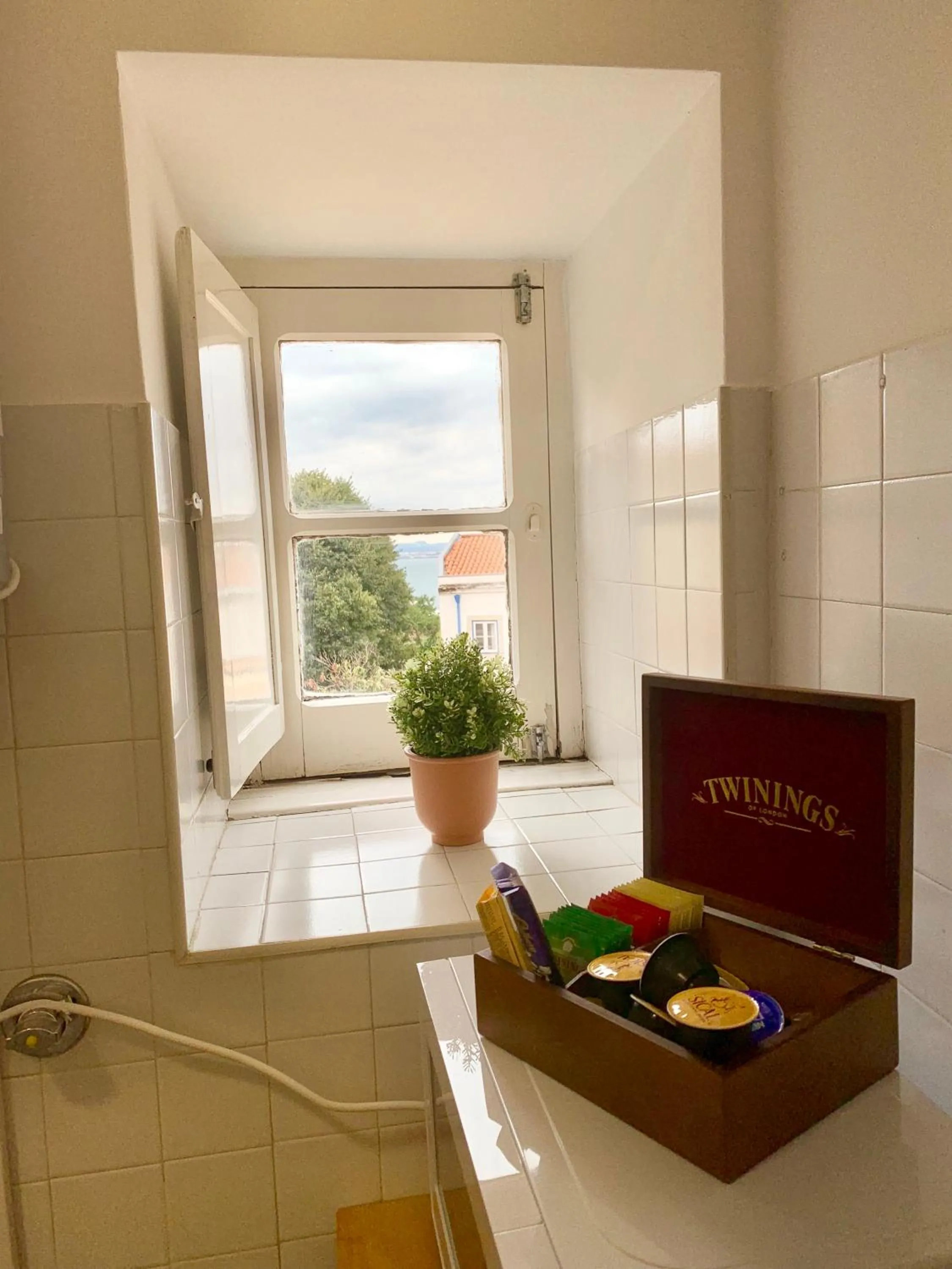 Coffee/tea facilities in Apartments Center Castelo de São Jorge