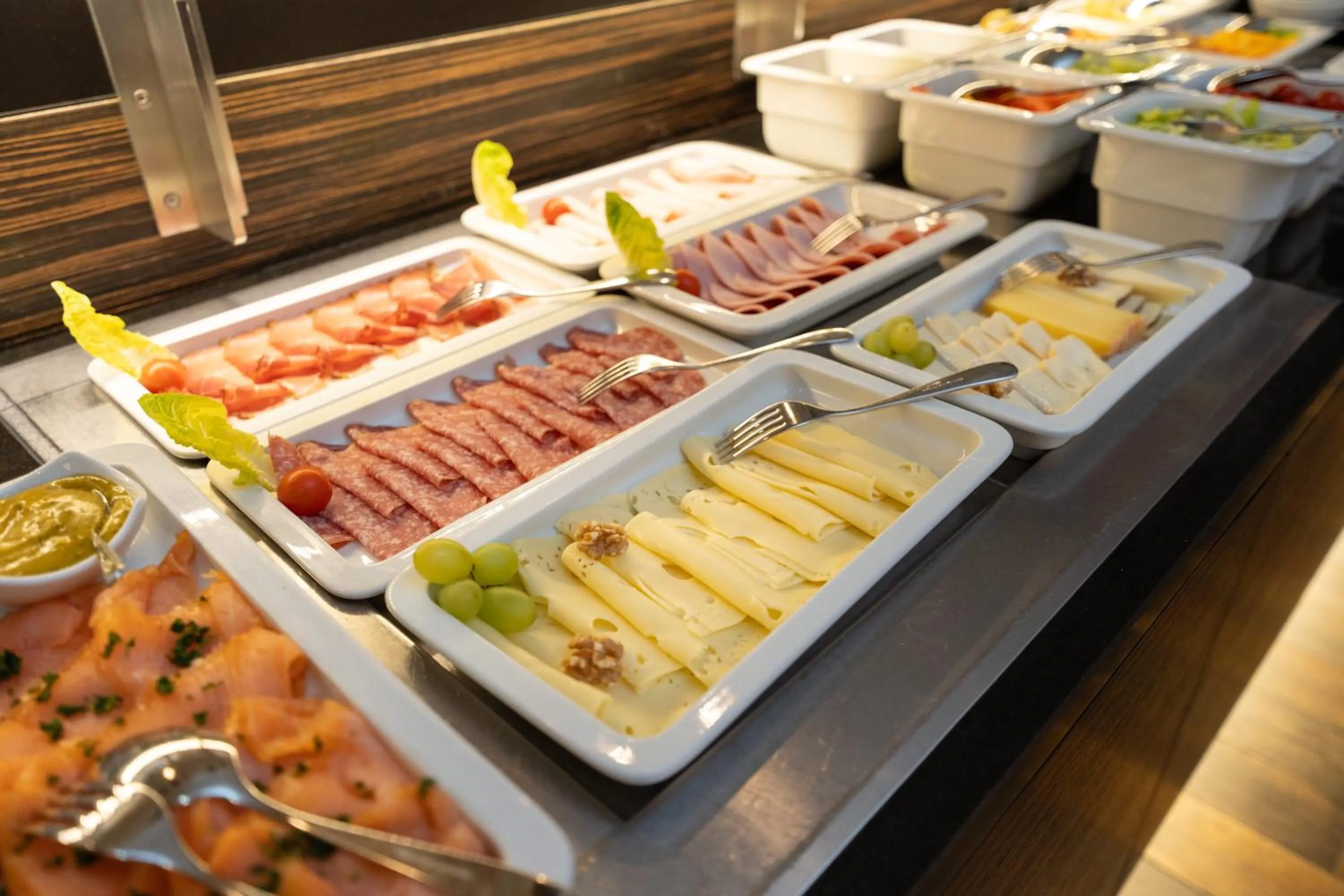 Buffet breakfast in Aqua Aurelia Suitenhotel an den Thermen