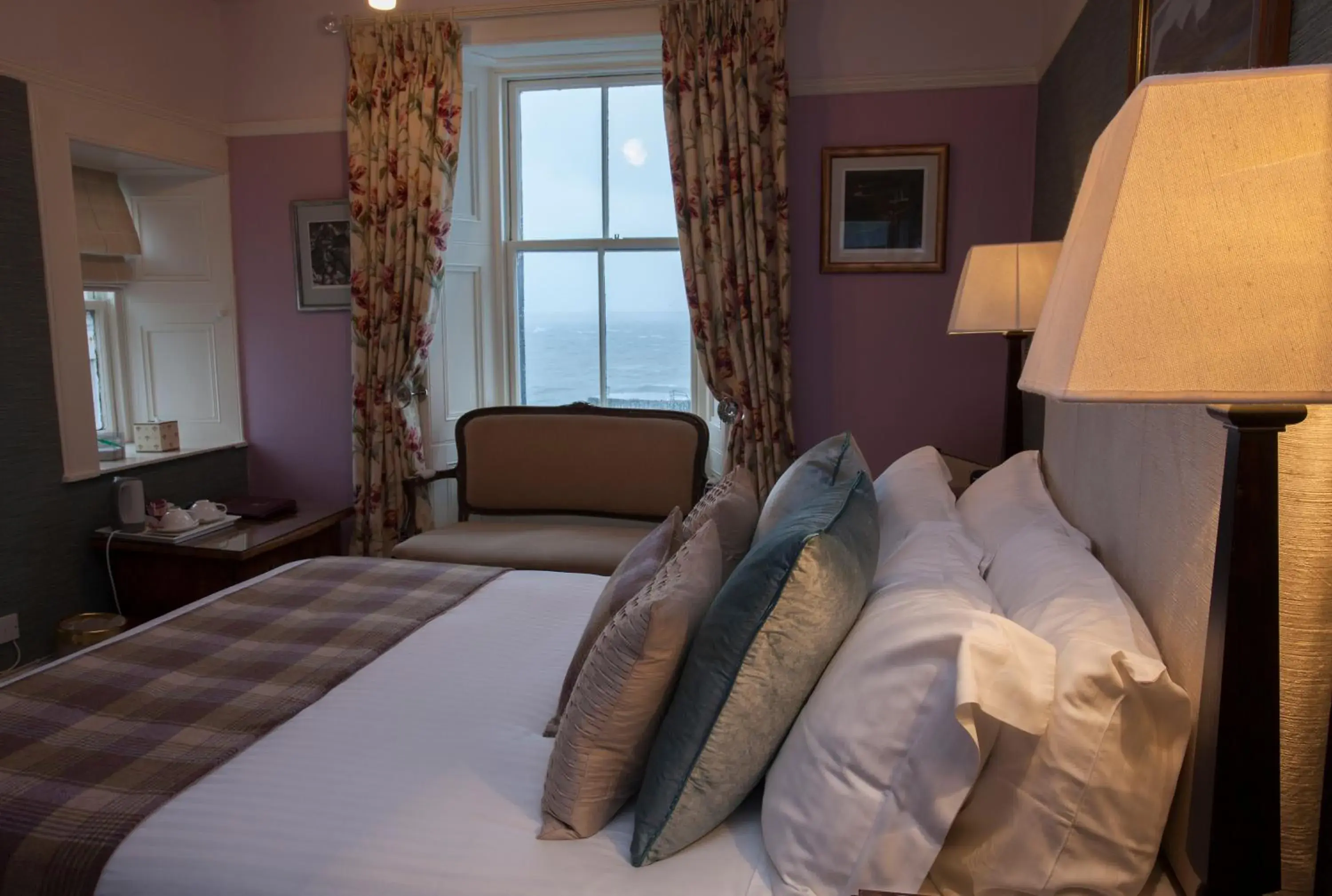 Double Room with Sea View in Port Charlotte Hotel Double Room with Sea View in Port Charlotte Hotel