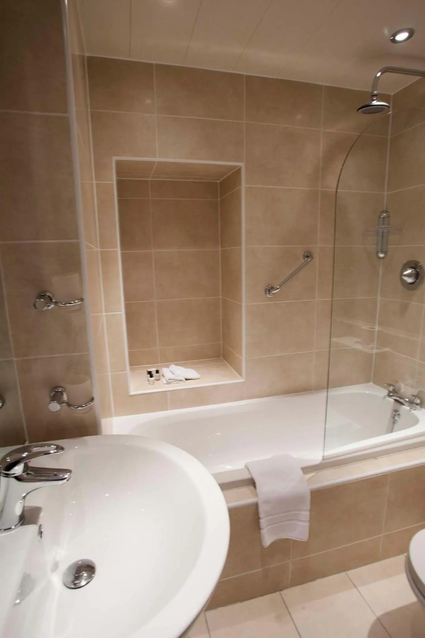 Bathroom in Port Charlotte Hotel