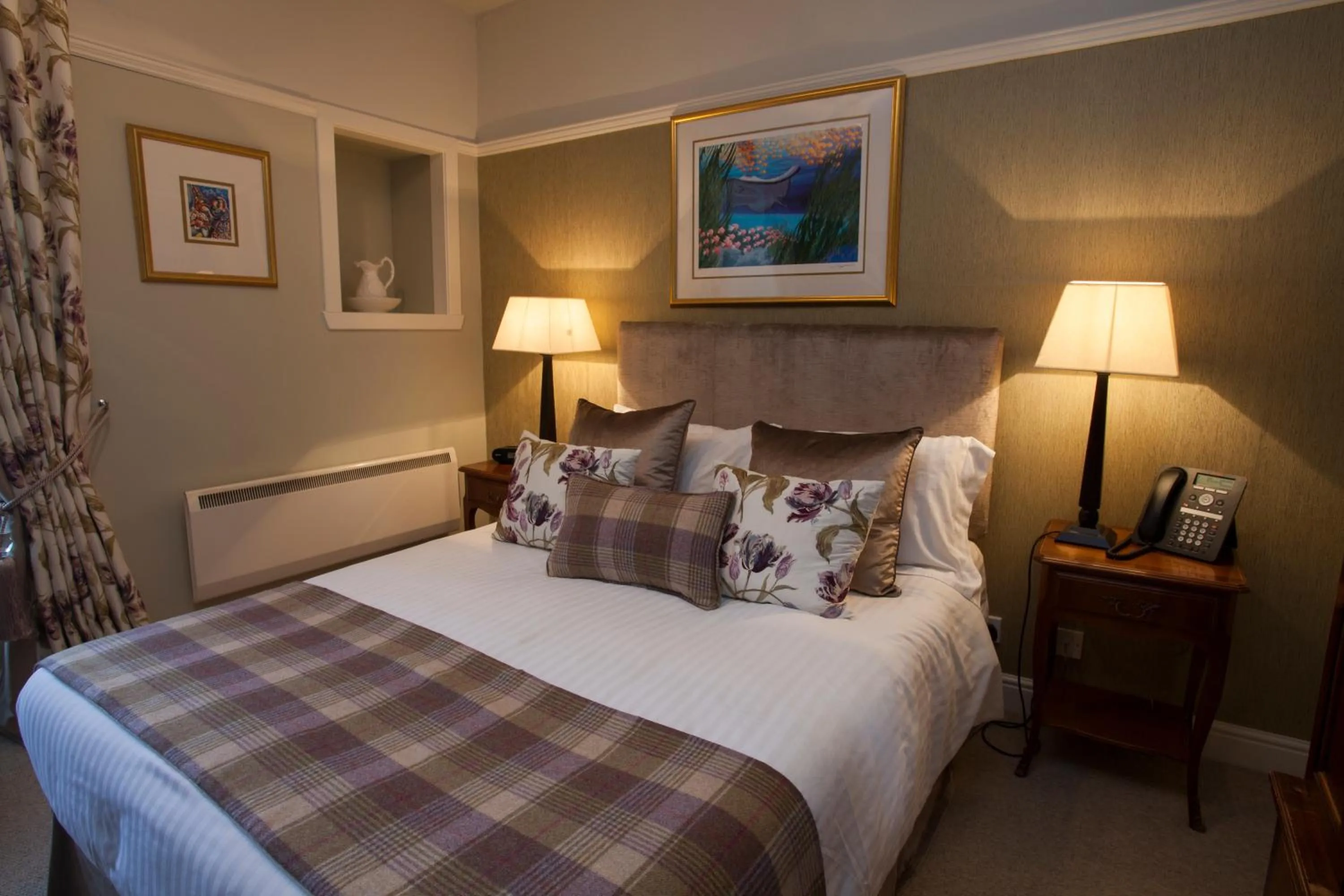 Photo of the whole room, Bed in Port Charlotte Hotel