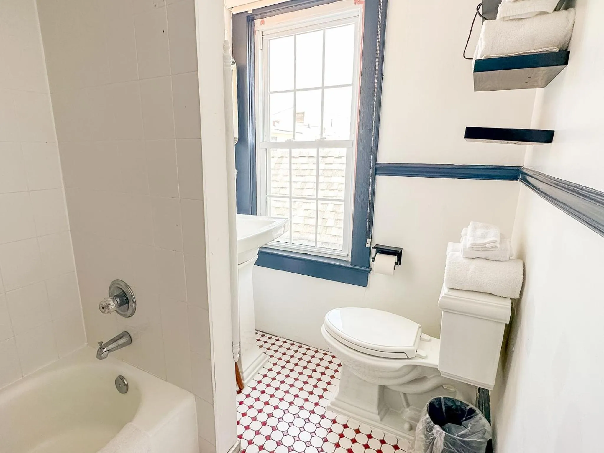 Bathroom in Beachliner Hotel
