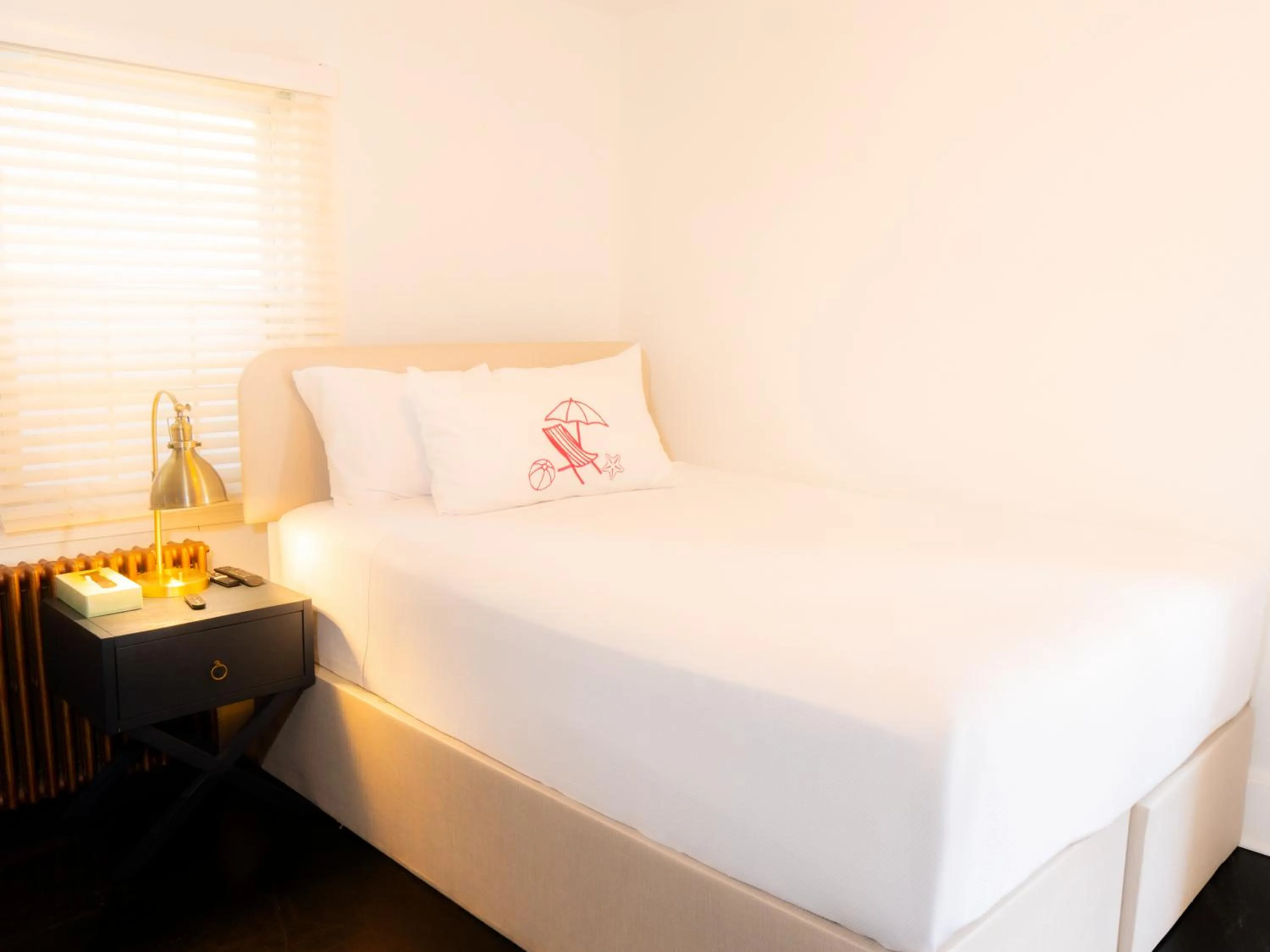 Bed in Beachliner Hotel