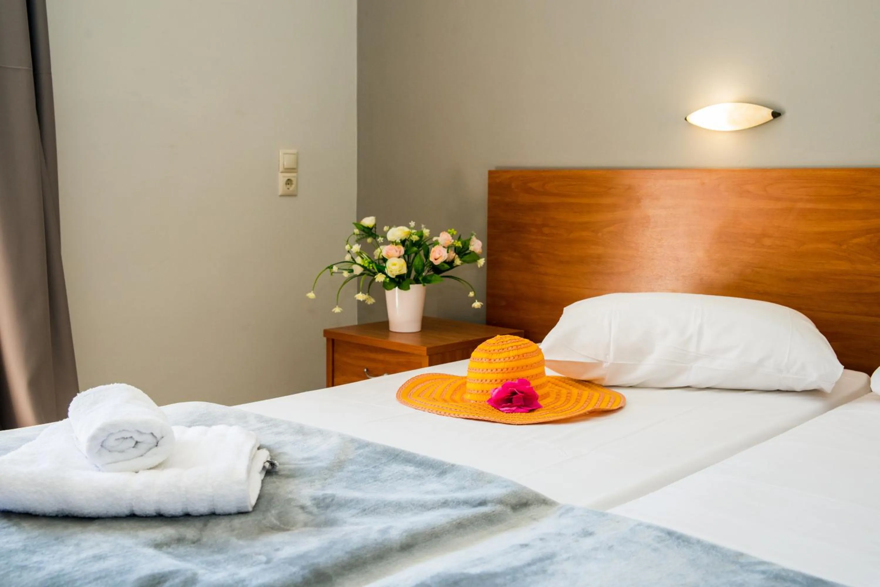 Bedroom, Bed in Laganas Dreams 2