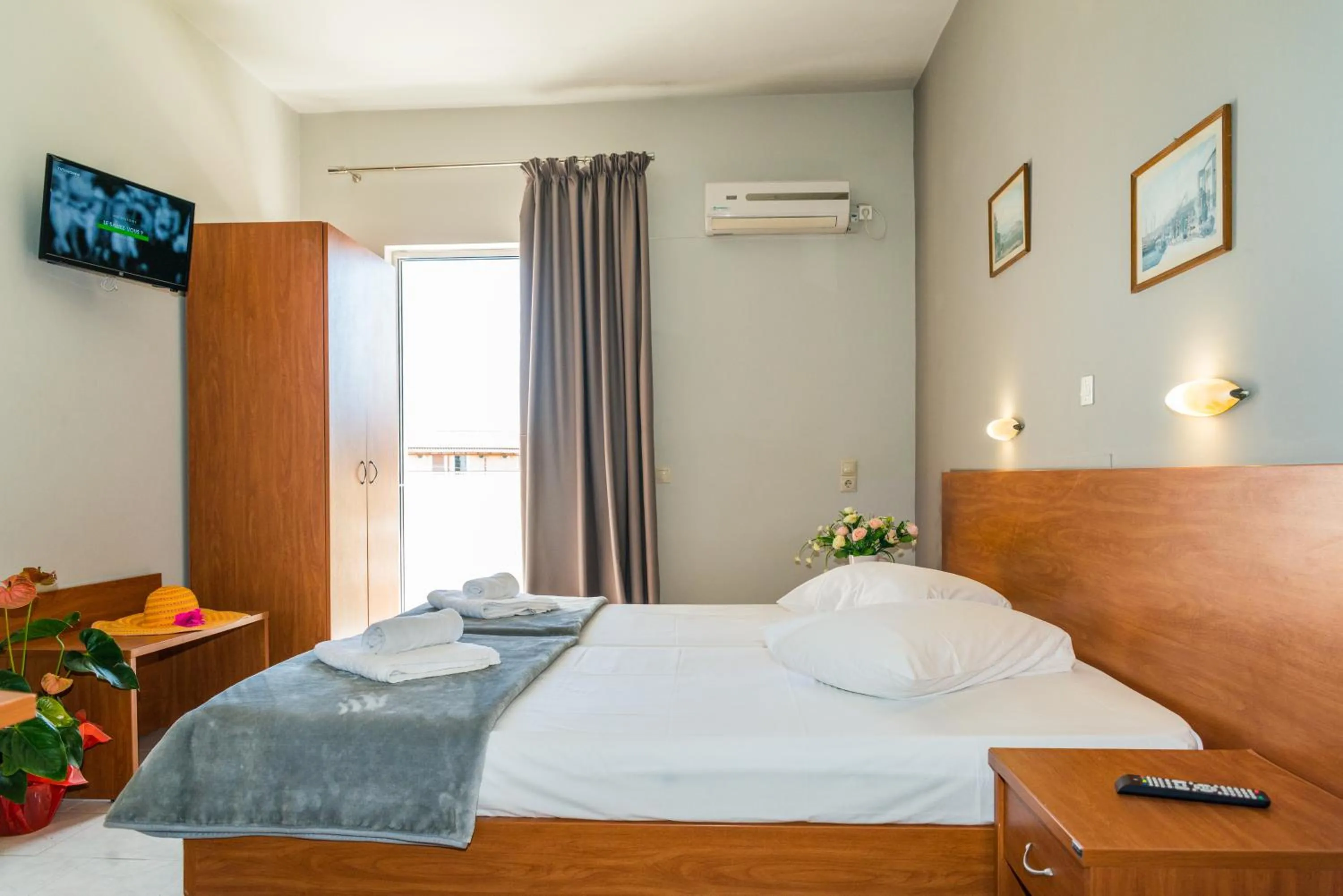 Bedroom, Bed in Laganas Dreams 2