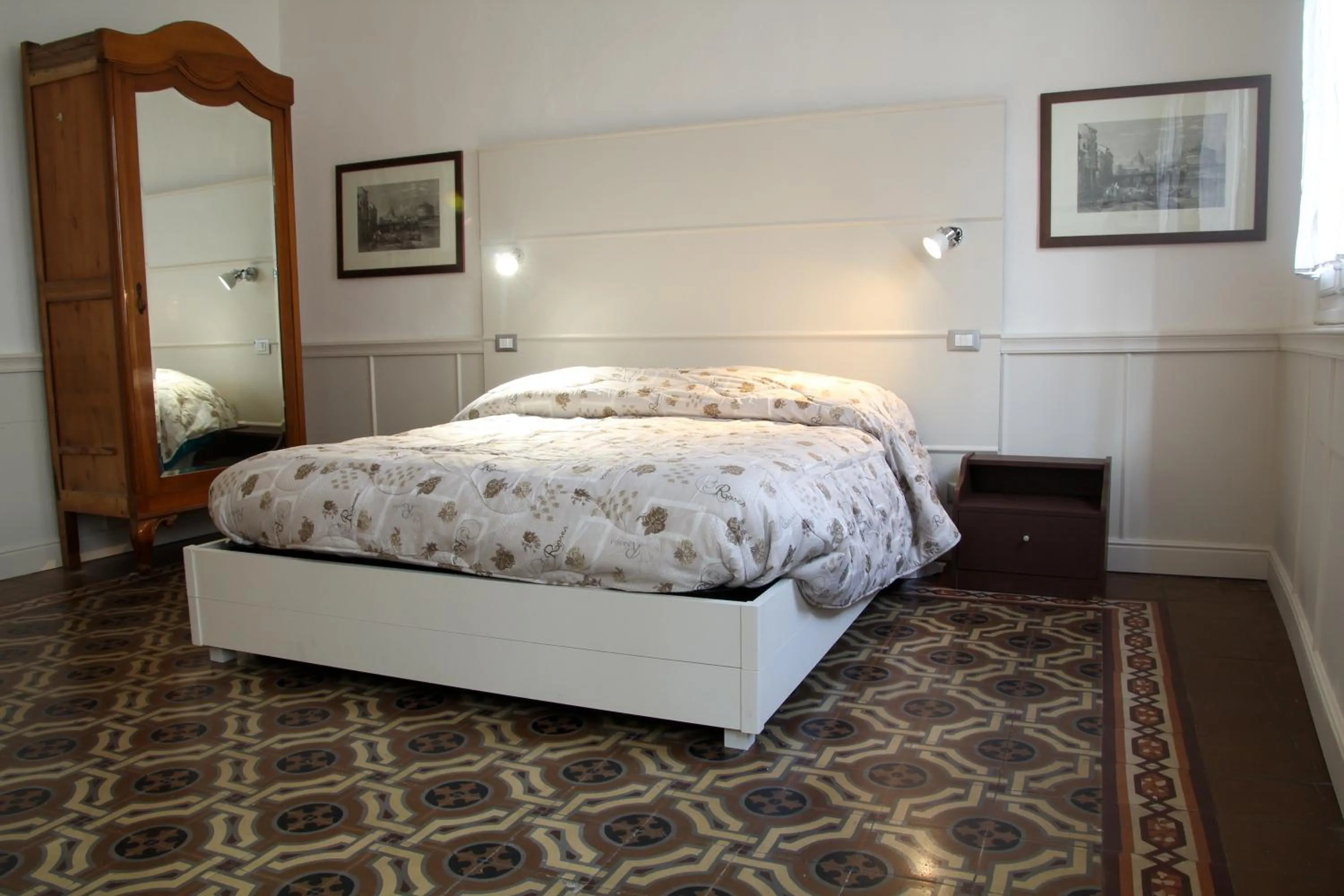 Max Apartment