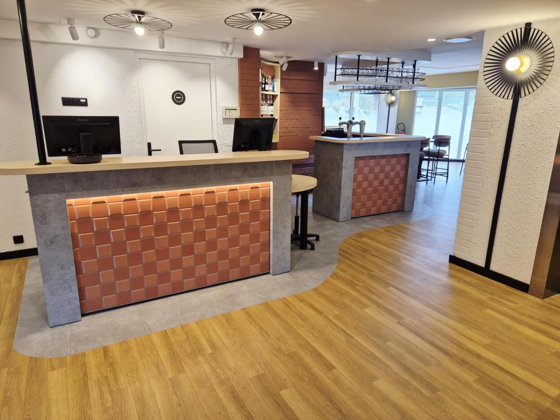 Lobby or reception in Hôtel Morphée Lille Villeneuve d'Ascq