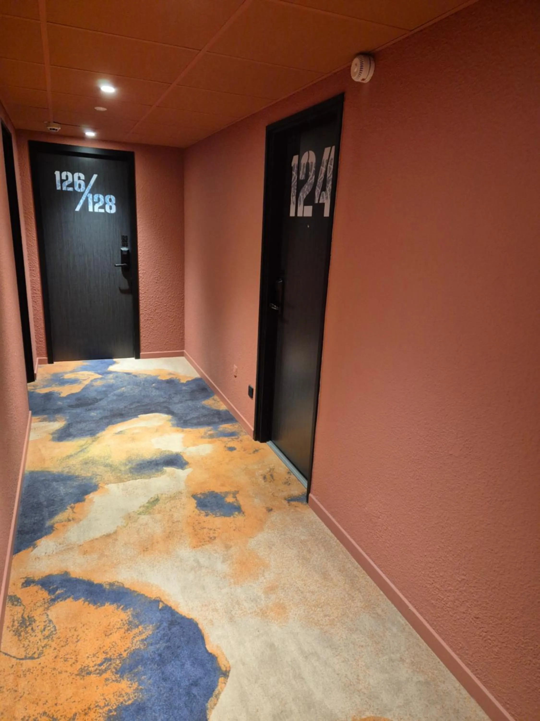 Property building, Bed in Hôtel Morphée Lille Villeneuve d'Ascq