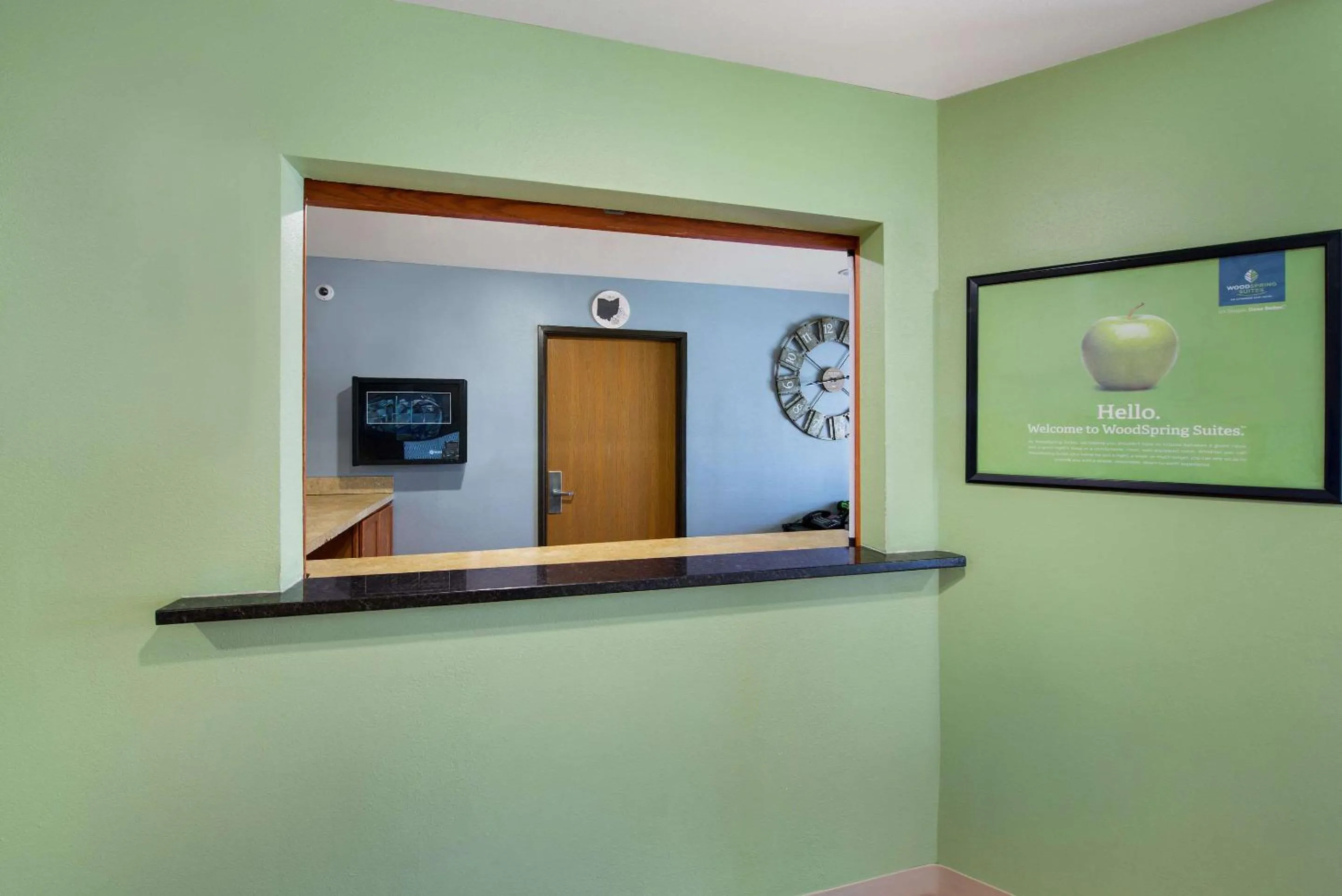 Lobby or reception in WoodSpring Suites Columbus Southeast