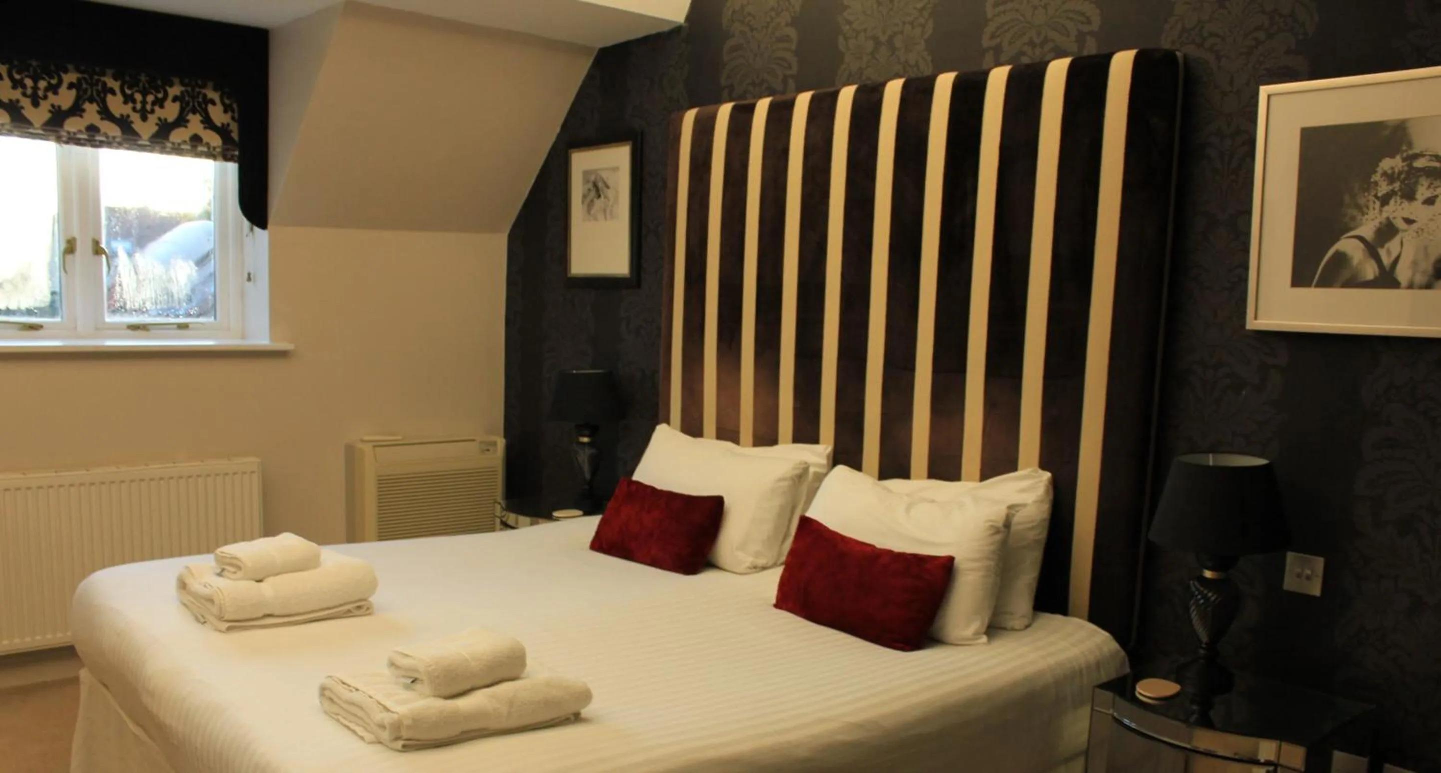 Bedroom, Bed in The Kings Head Country Hotel
