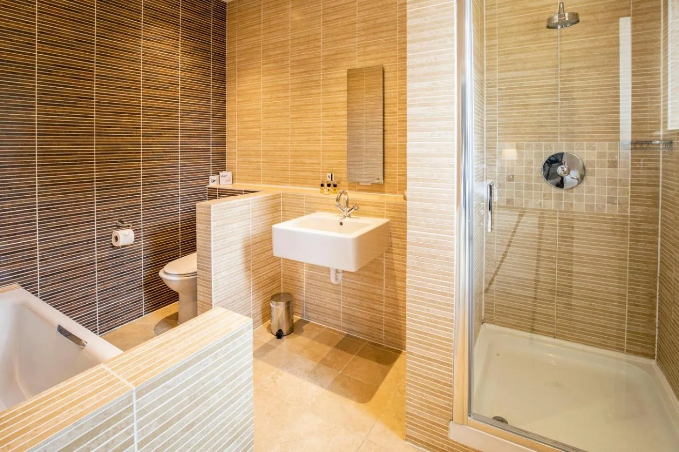 Bathroom in The Kings Head Country Hotel