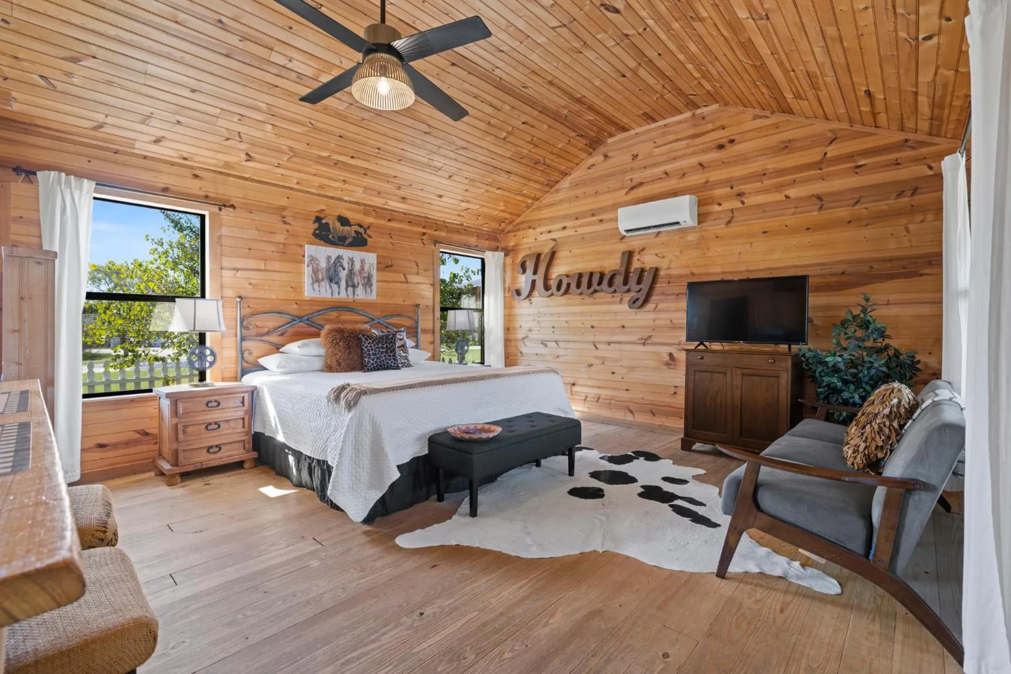 Bed in City on a Hill at Spring Creek