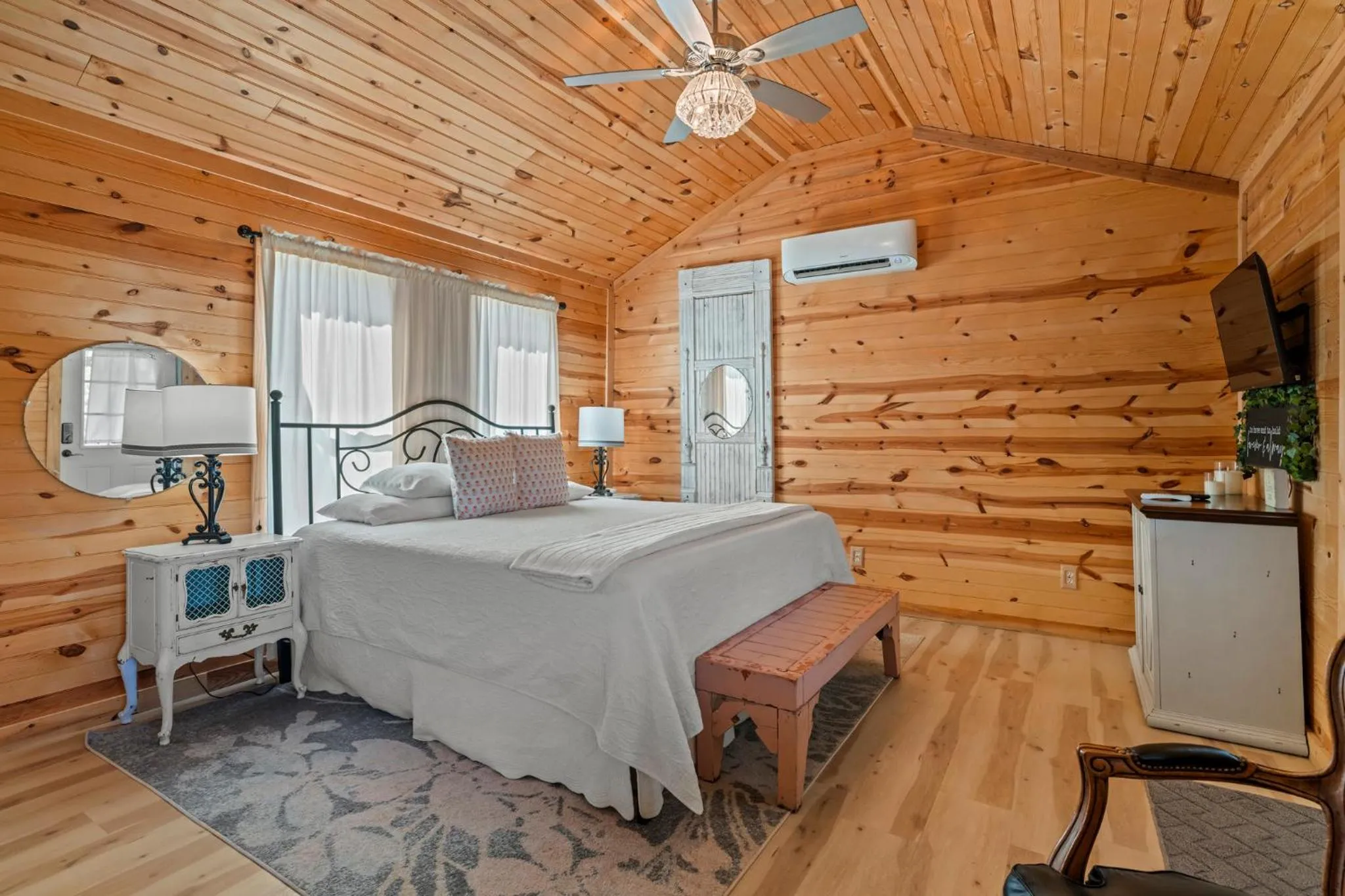 Bed in City on a Hill at Spring Creek