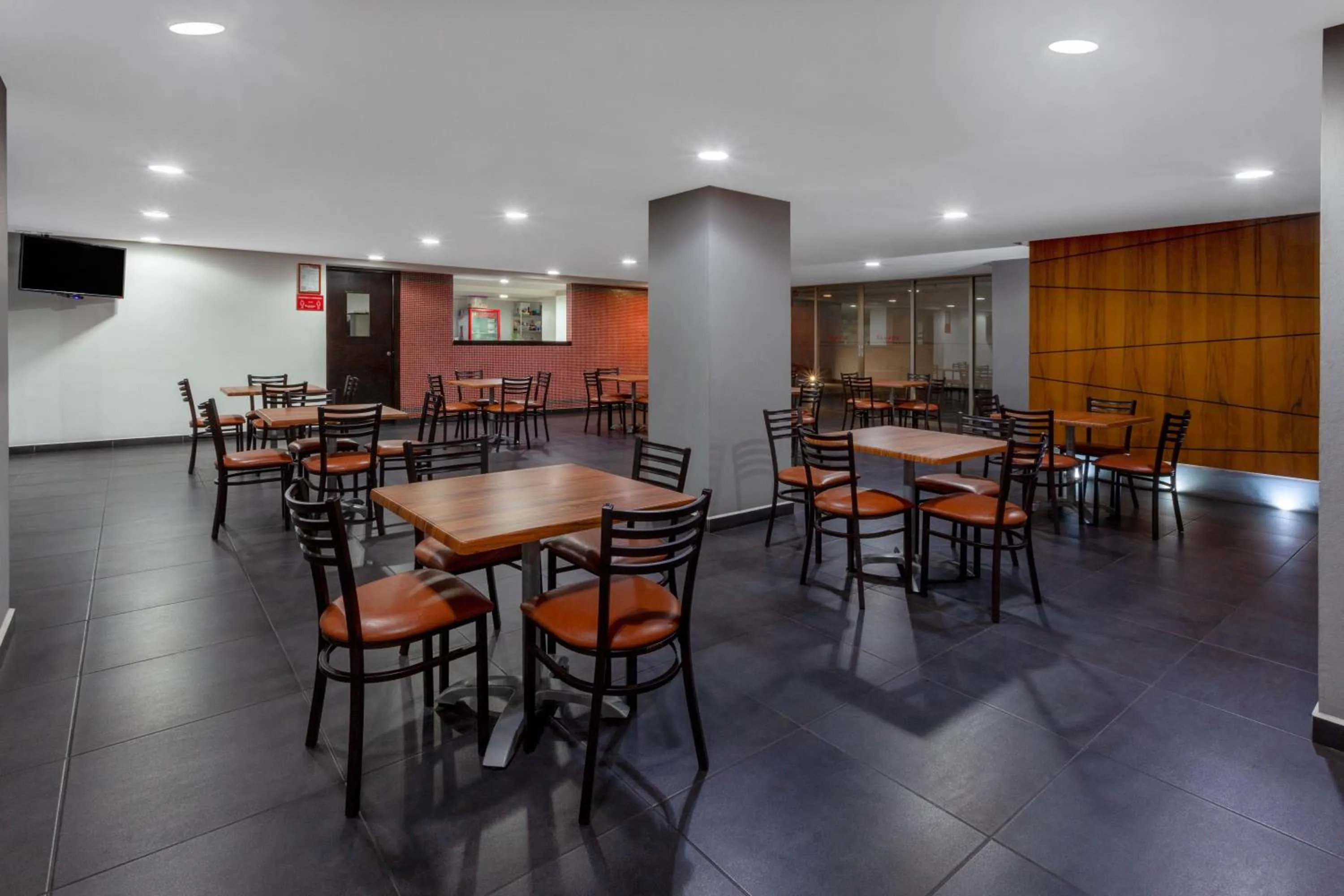 Restaurant/places to eat in Ramada by Wyndham Acapulco Hotel & Suites