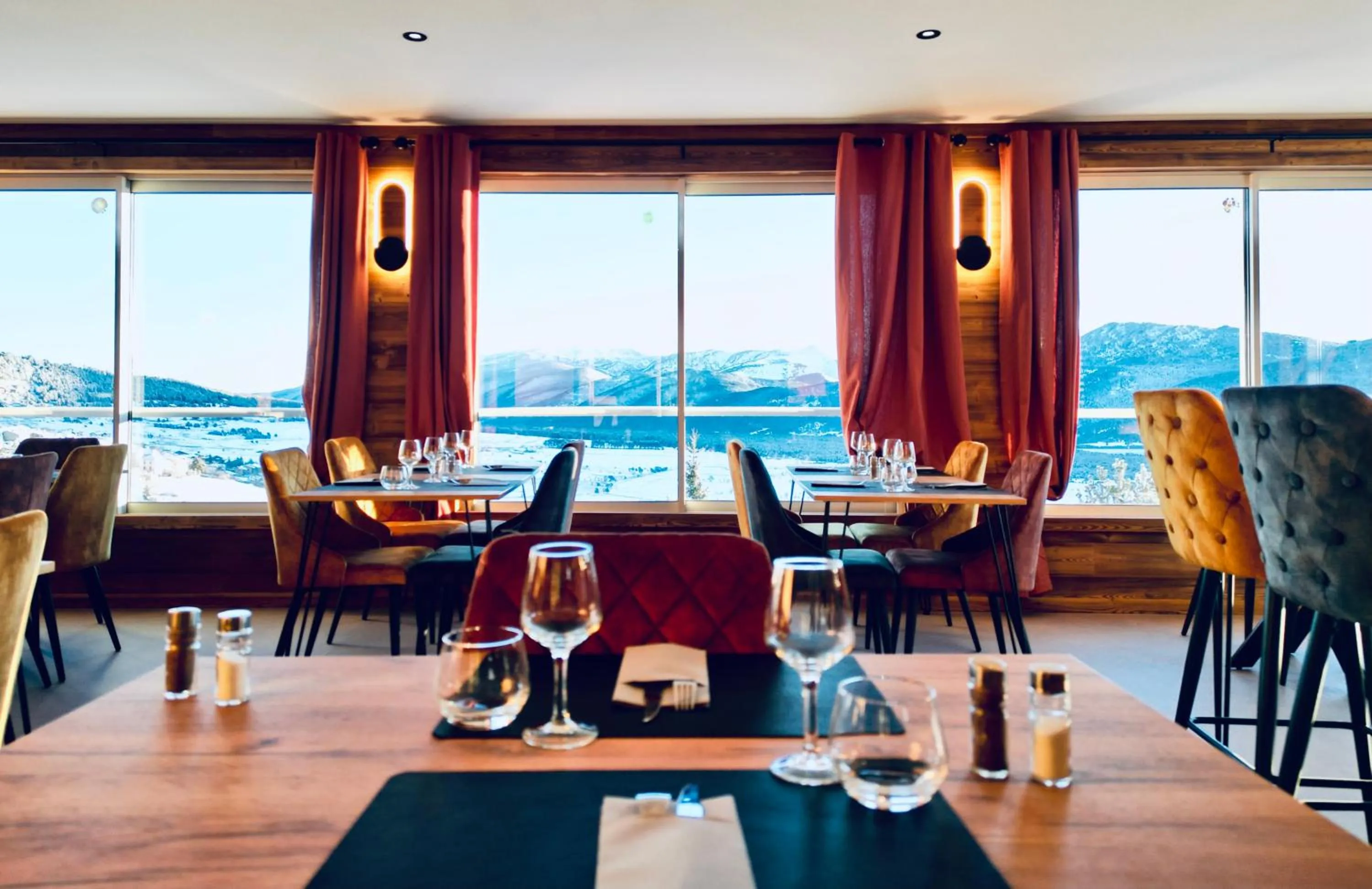 Restaurant/places to eat in Hôtel Bel Angle