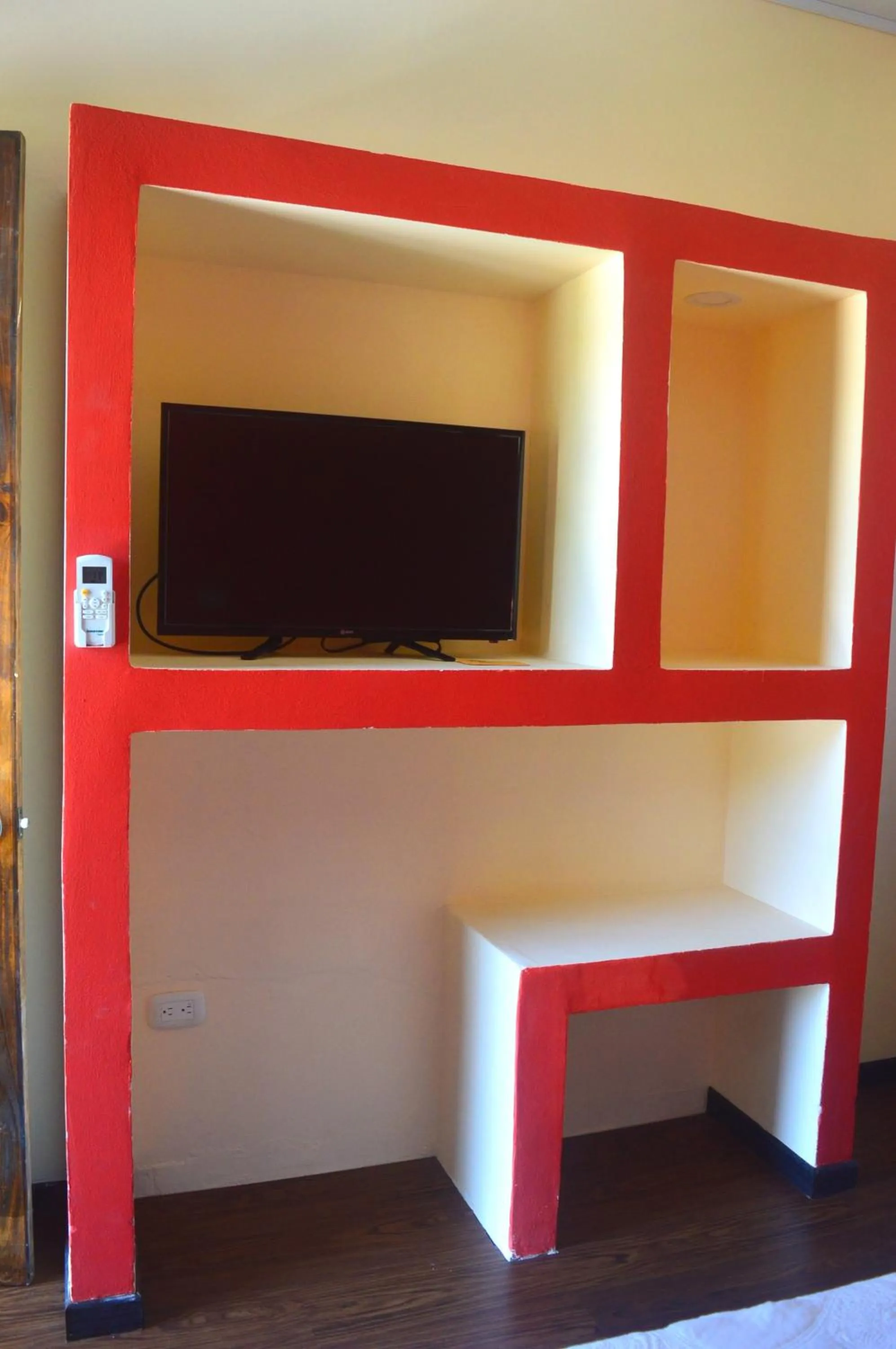 TV and multimedia in Millenium Manuel Antonio Park and beach