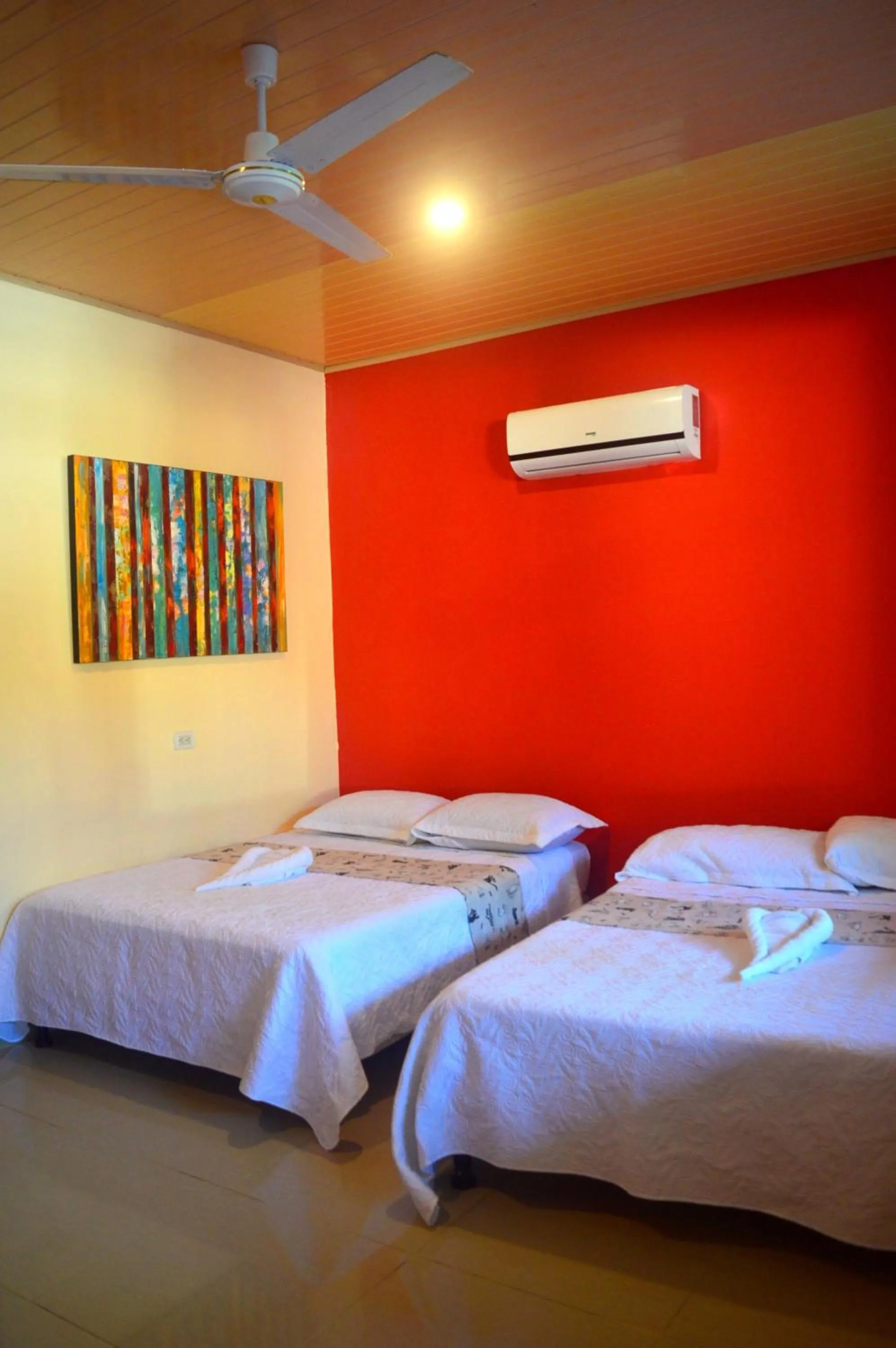 Bed in Millenium Manuel Antonio Park and beach