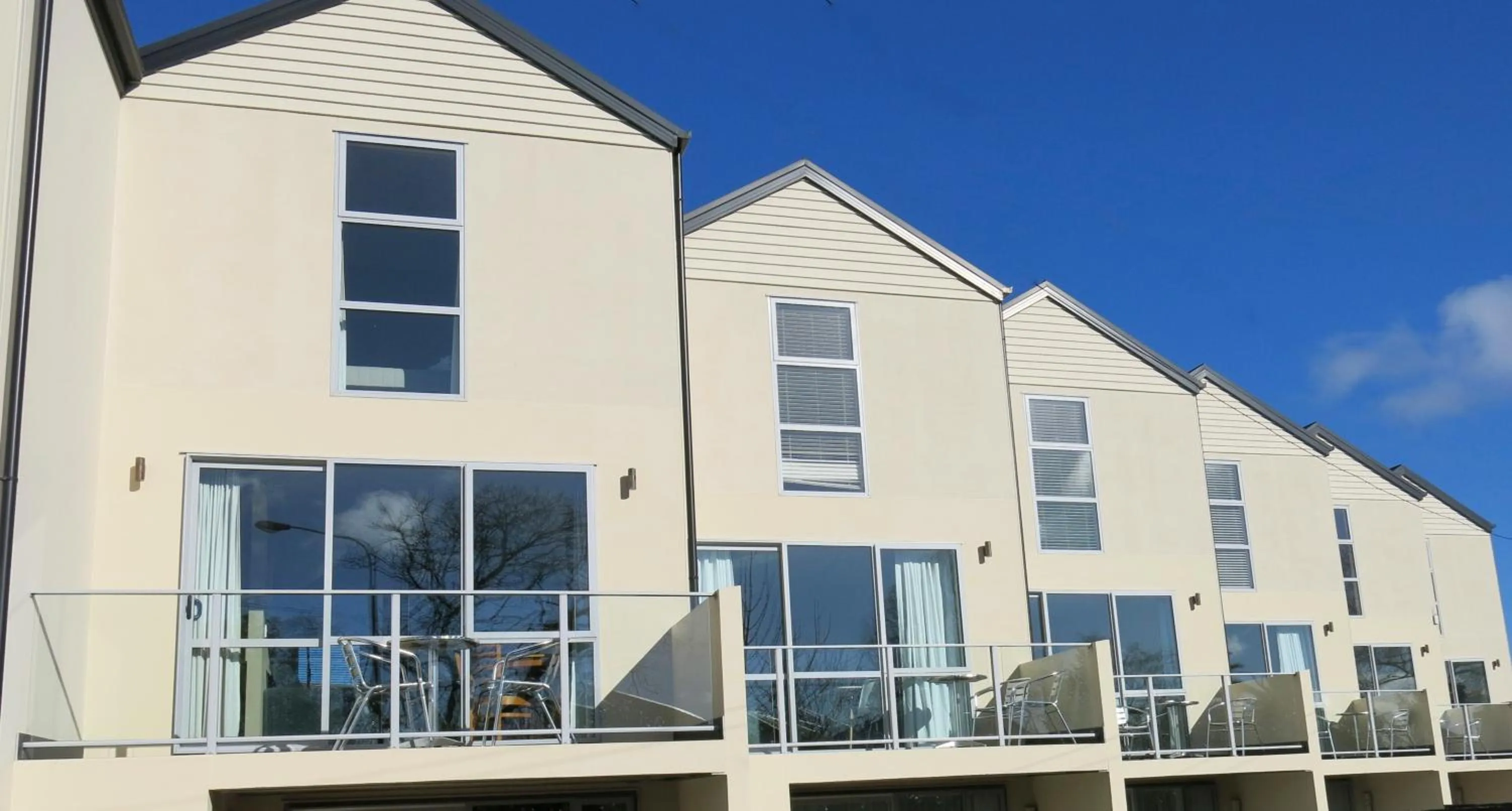 Facade/entrance in Merivale Apartments