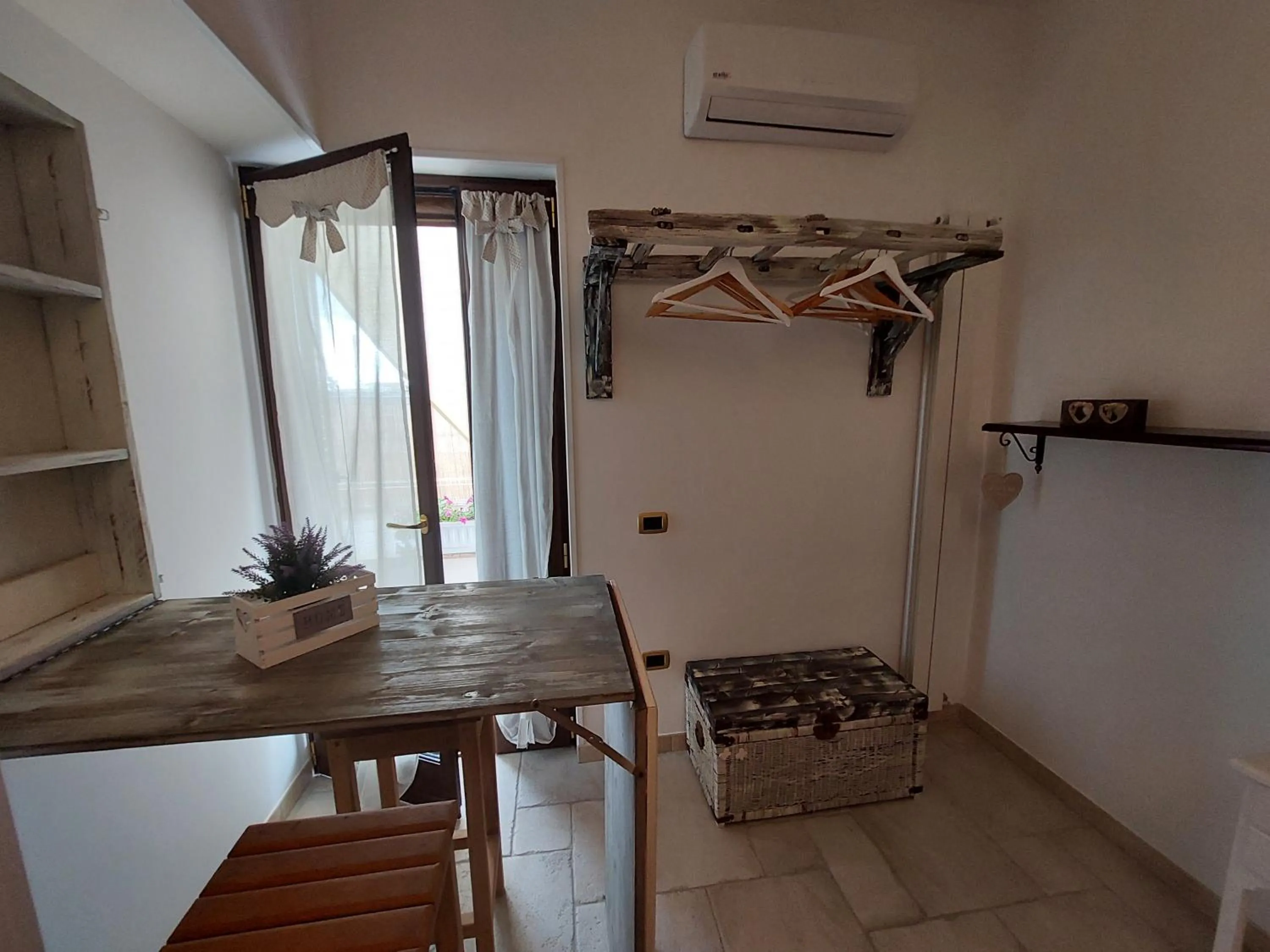 air conditioner in Mama Damì