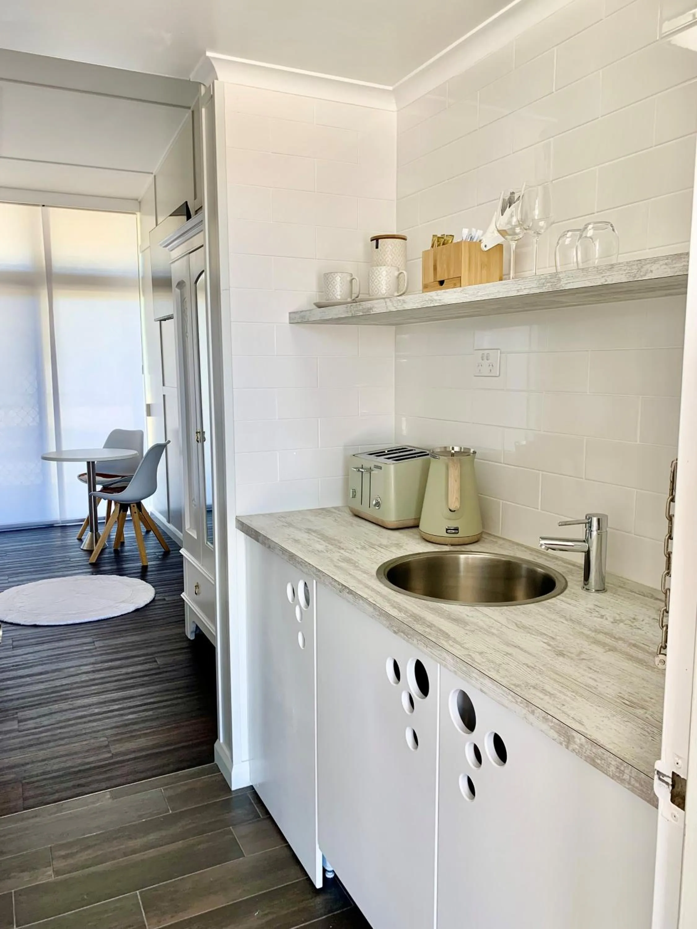 Coffee/tea facilities in Banana Hotel Motel