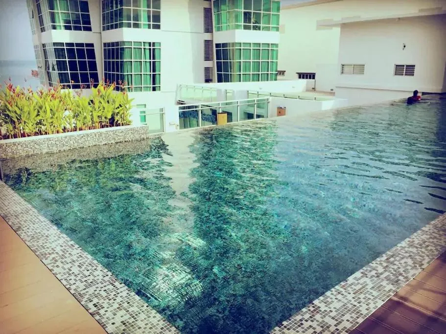 Swimming pool in Maritime Suites Holiday Rental