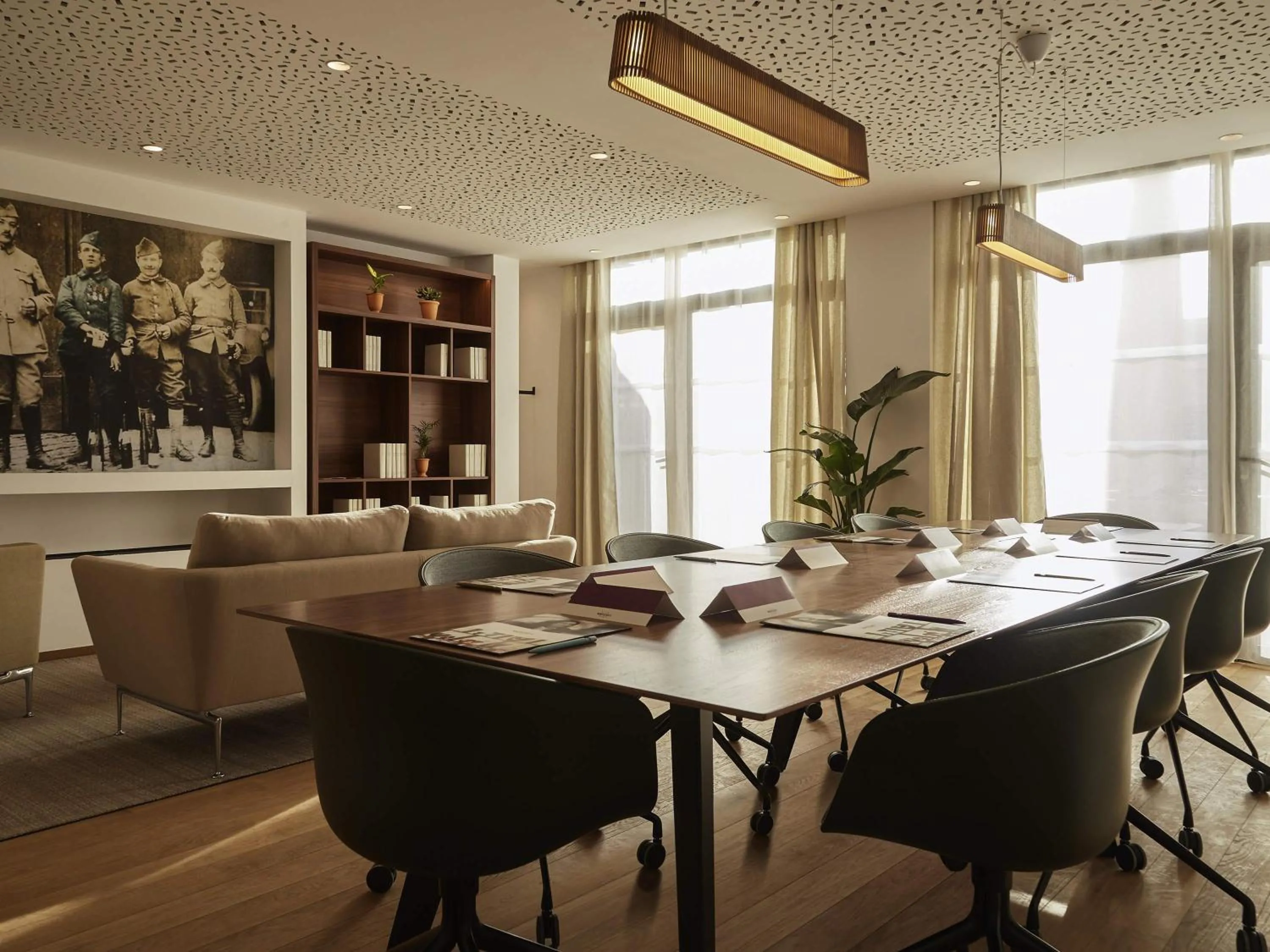 Meeting/conference room in Mercure Avignon Gare TGV