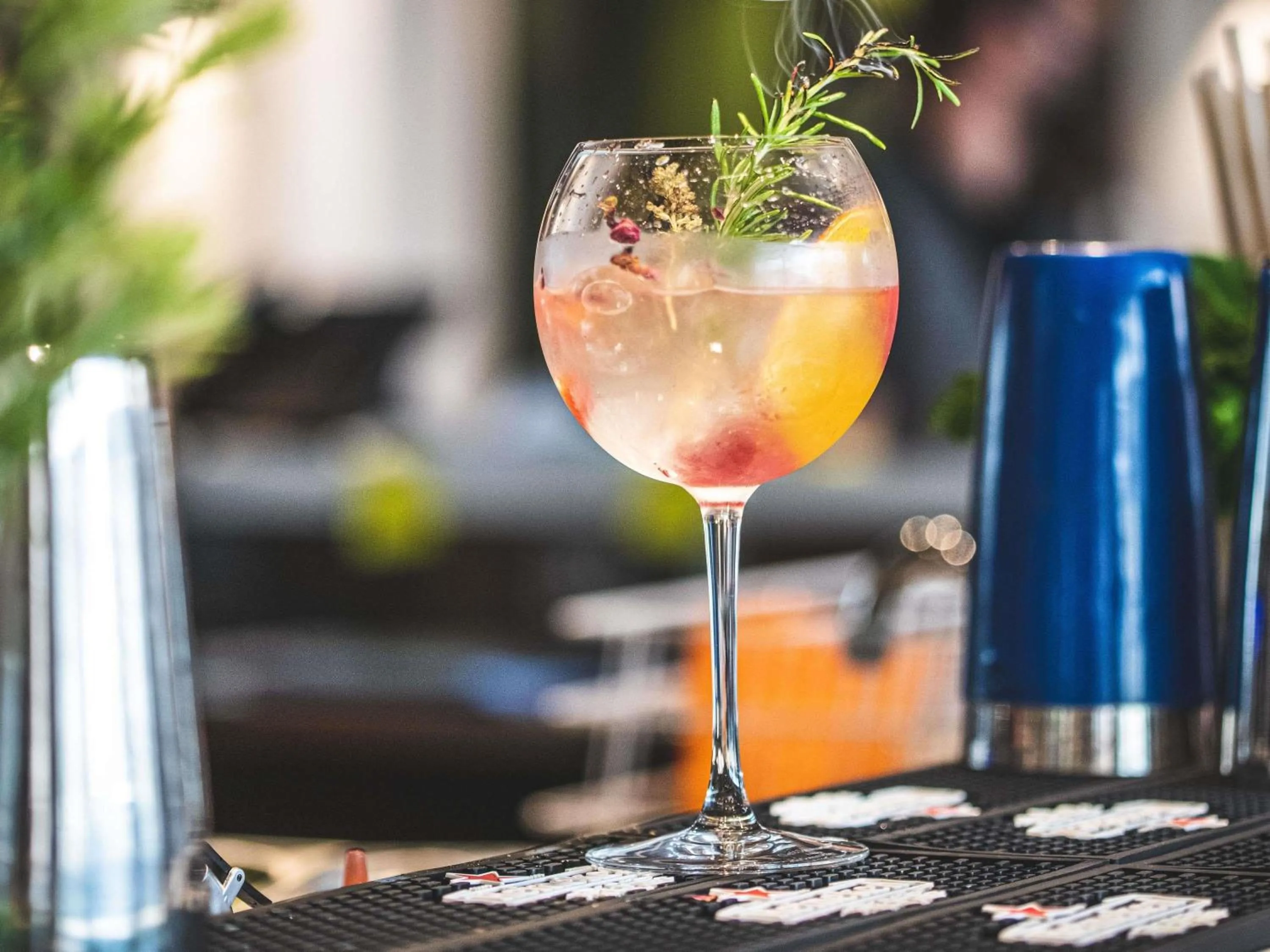 Lounge or bar in Mercure Avignon Gare TGV