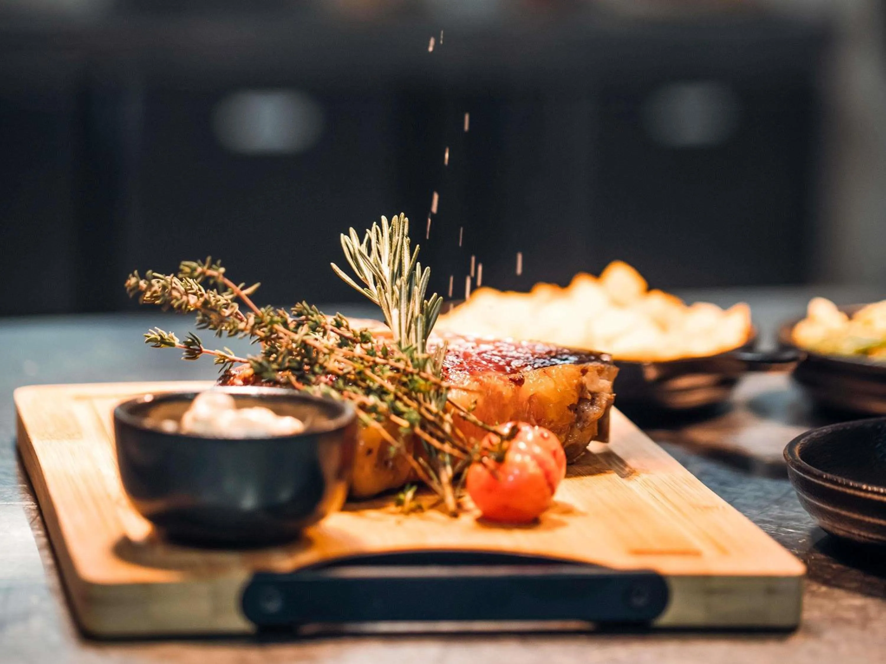 Restaurant/places to eat in Mercure Avignon Gare TGV