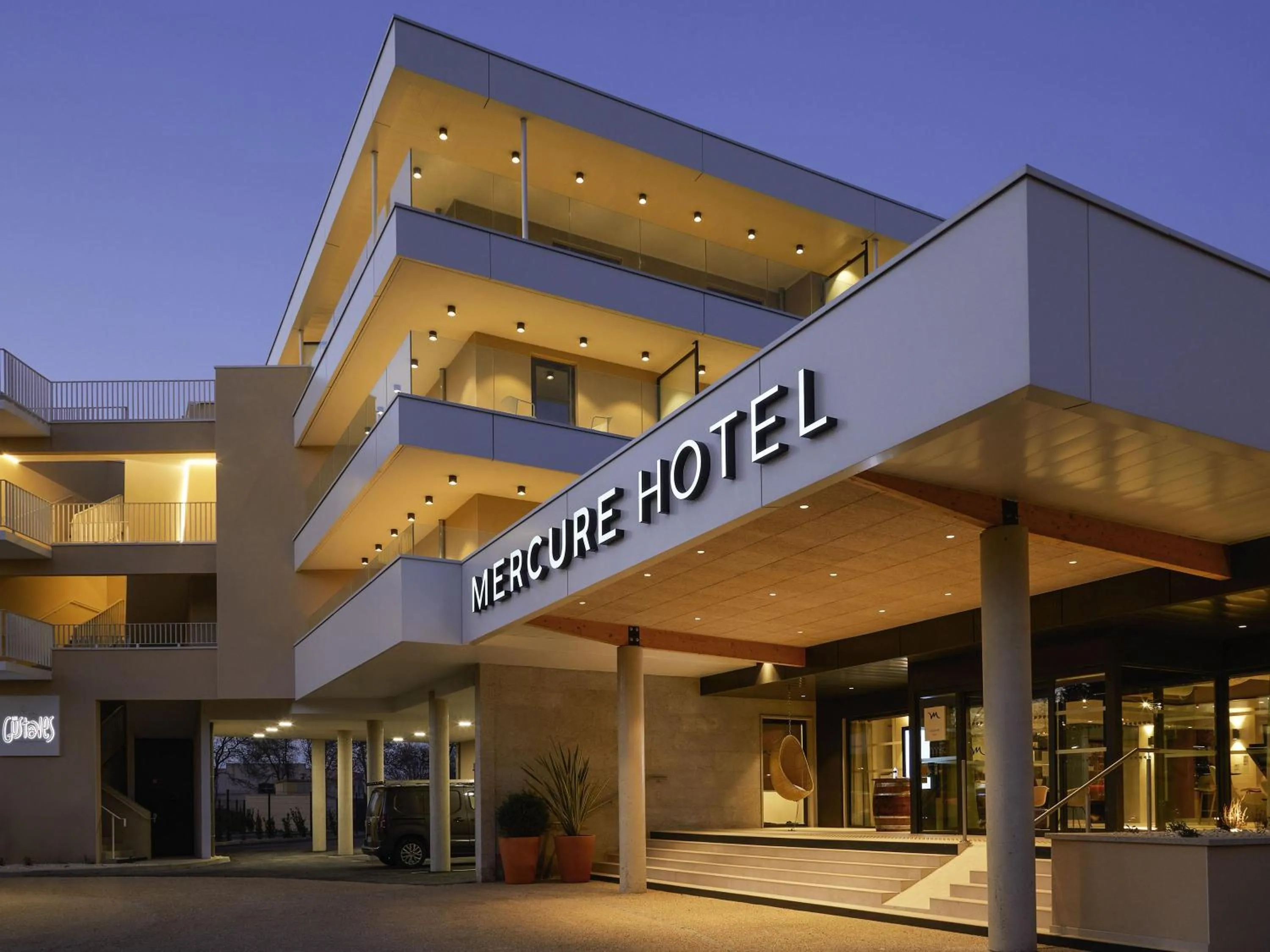 Property building in Mercure Avignon Gare TGV