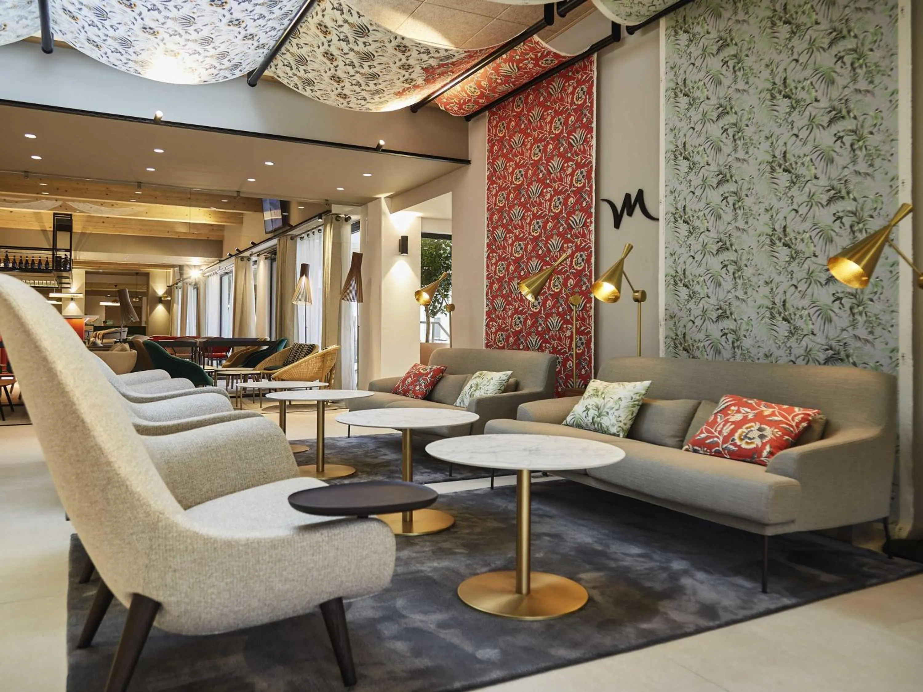 Property building in Mercure Avignon Gare TGV